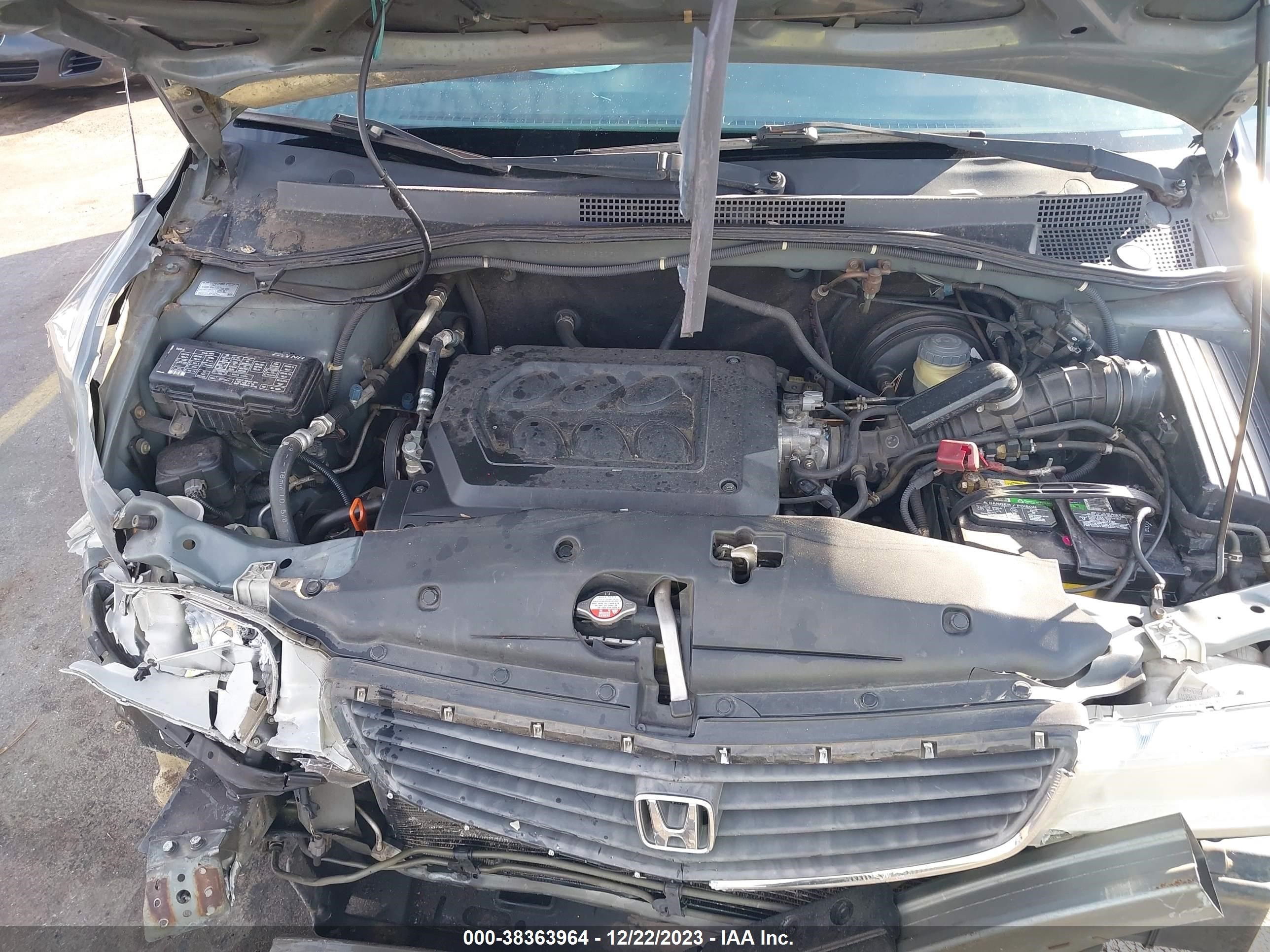 Photo 9 VIN: 2HKRL1876YH583291 - HONDA ODYSSEY 