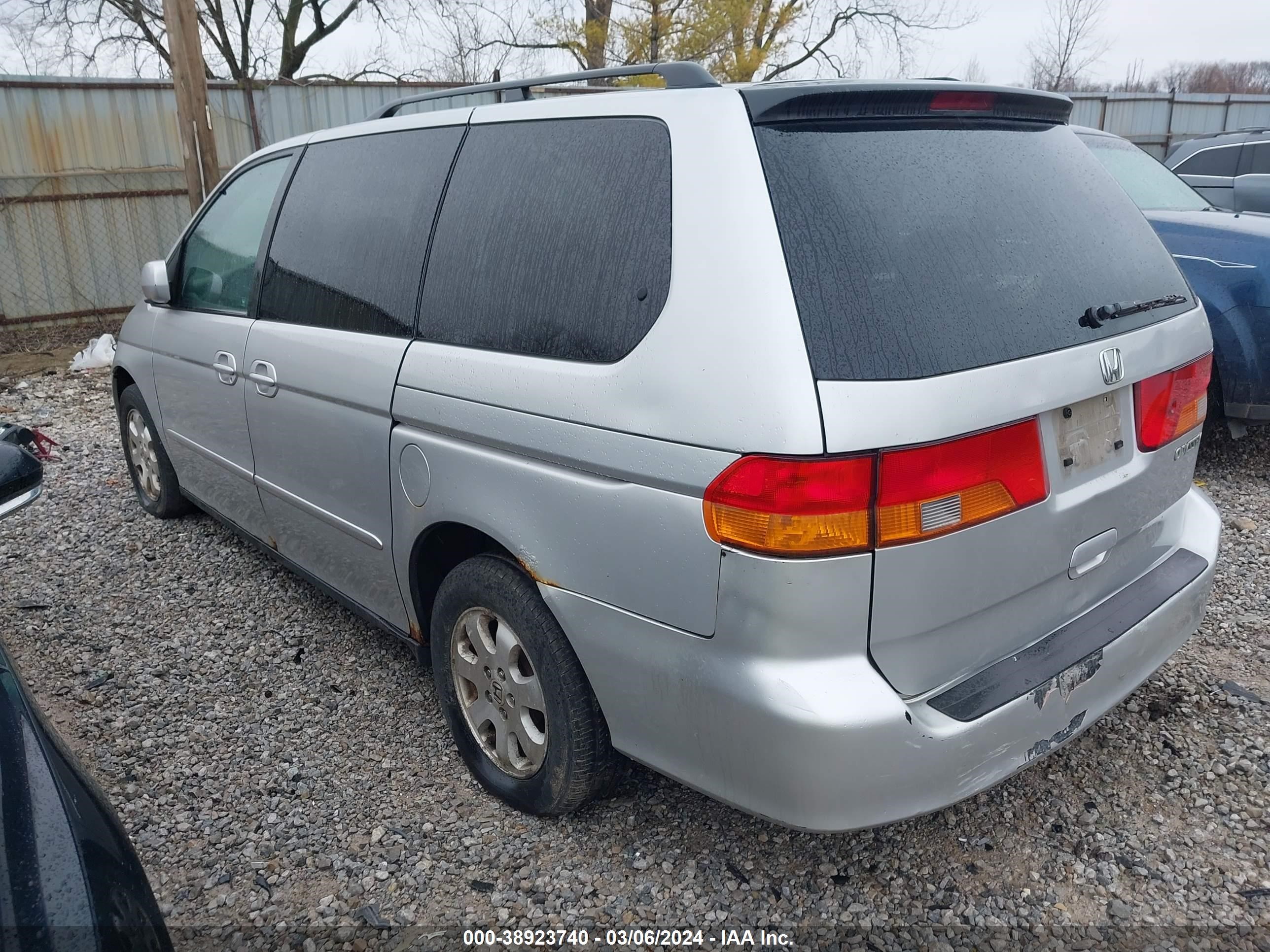 Photo 2 VIN: 2HKRL18952H585588 - HONDA ODYSSEY 