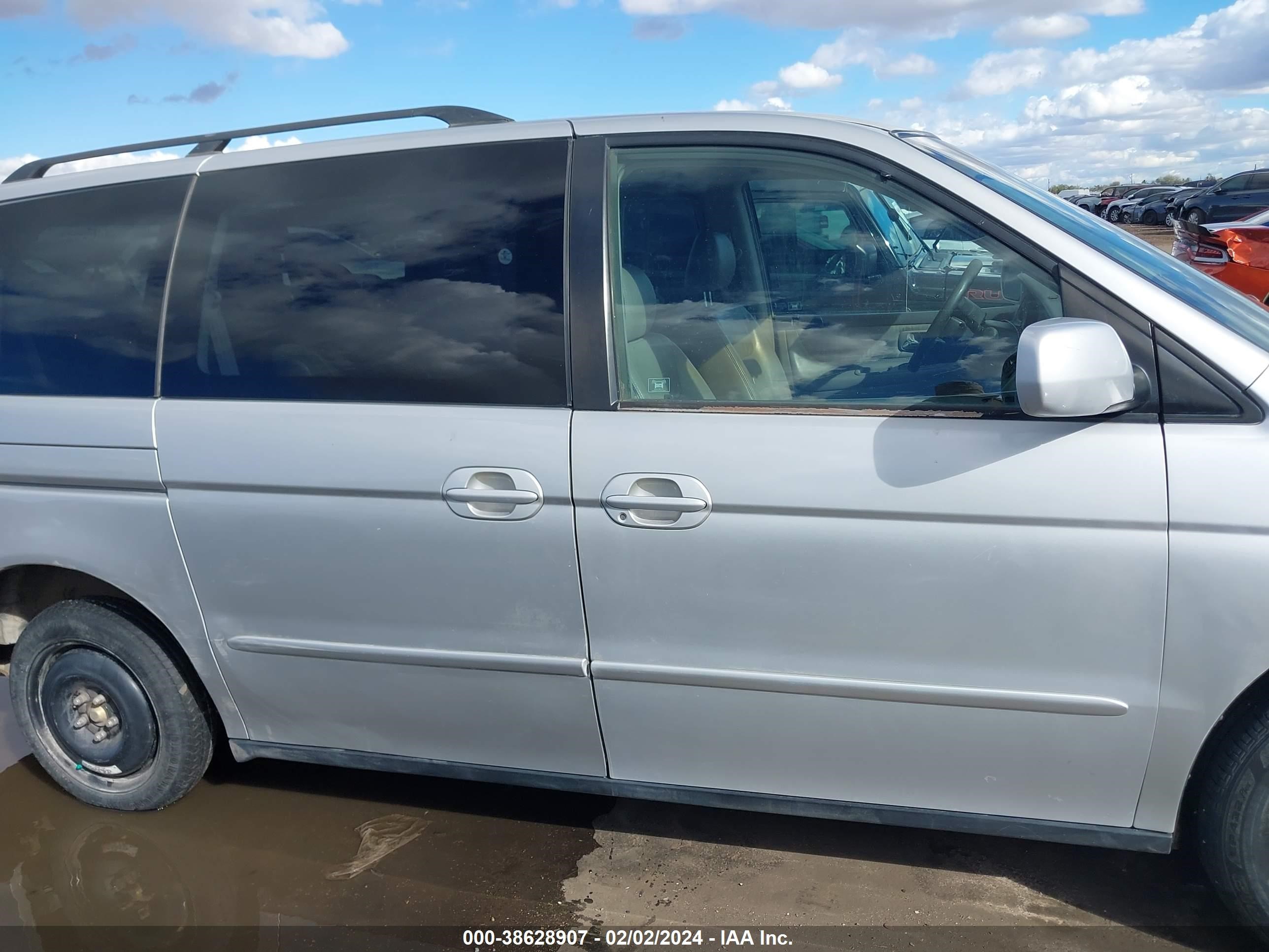 Photo 13 VIN: 2HKRL18982H521593 - HONDA ODYSSEY 