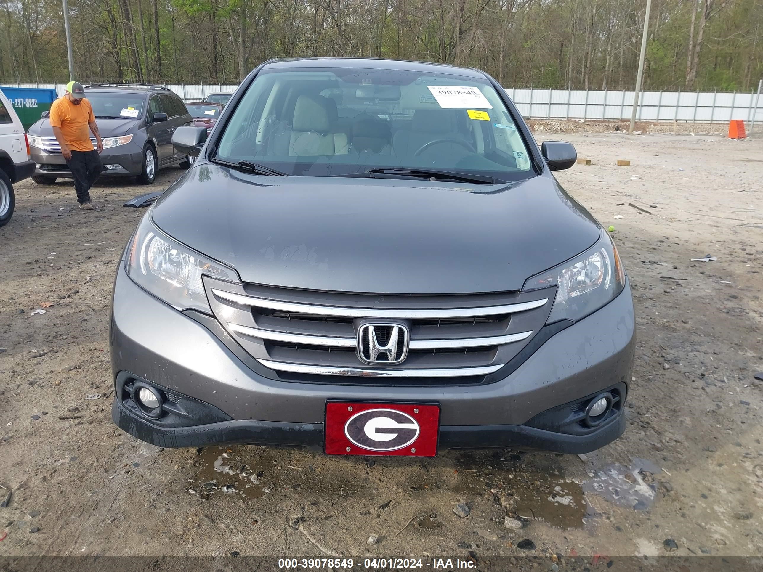 Photo 12 VIN: 2HKRM3H5XCH506178 - HONDA CR-V 