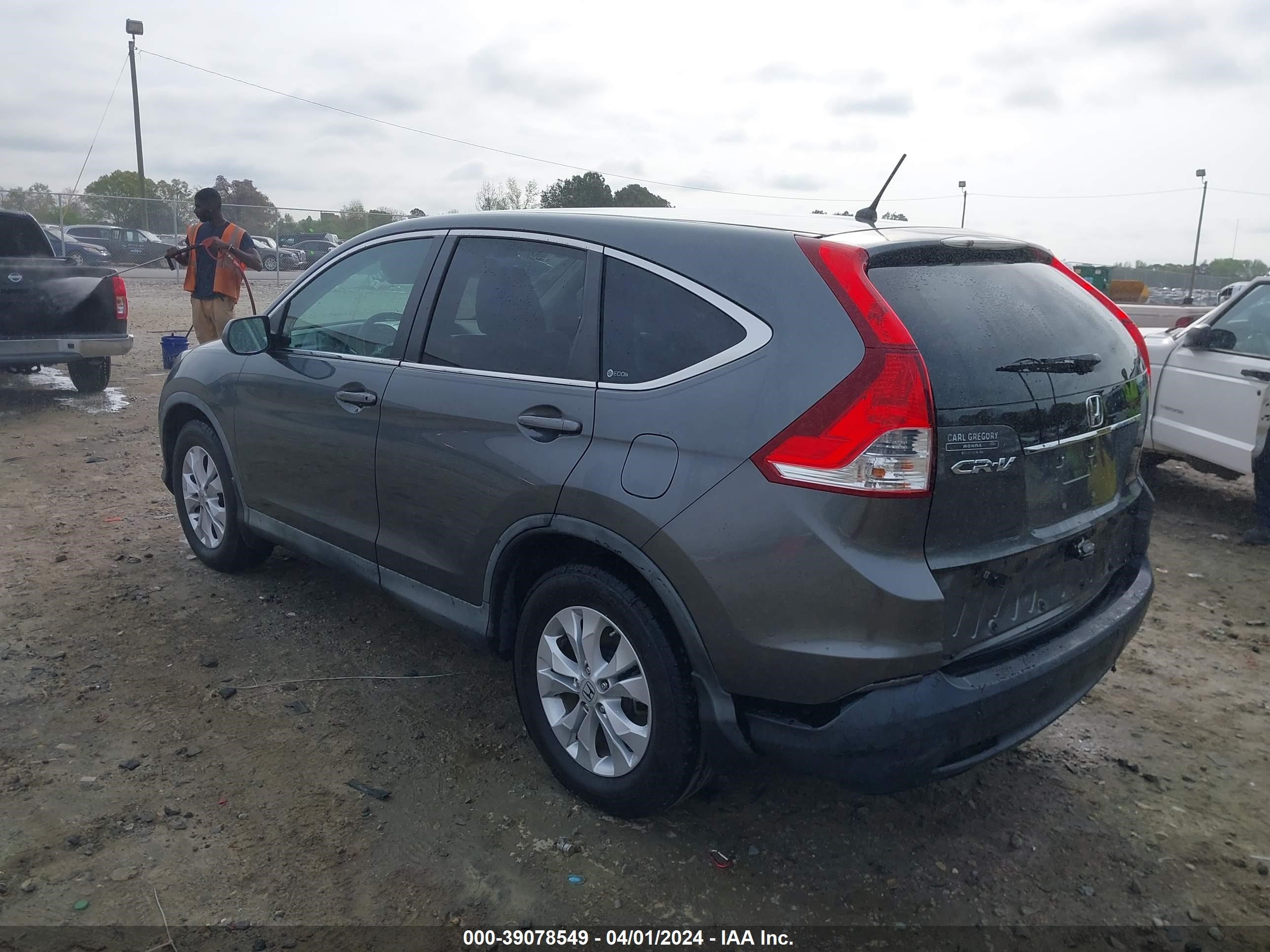 Photo 2 VIN: 2HKRM3H5XCH506178 - HONDA CR-V 