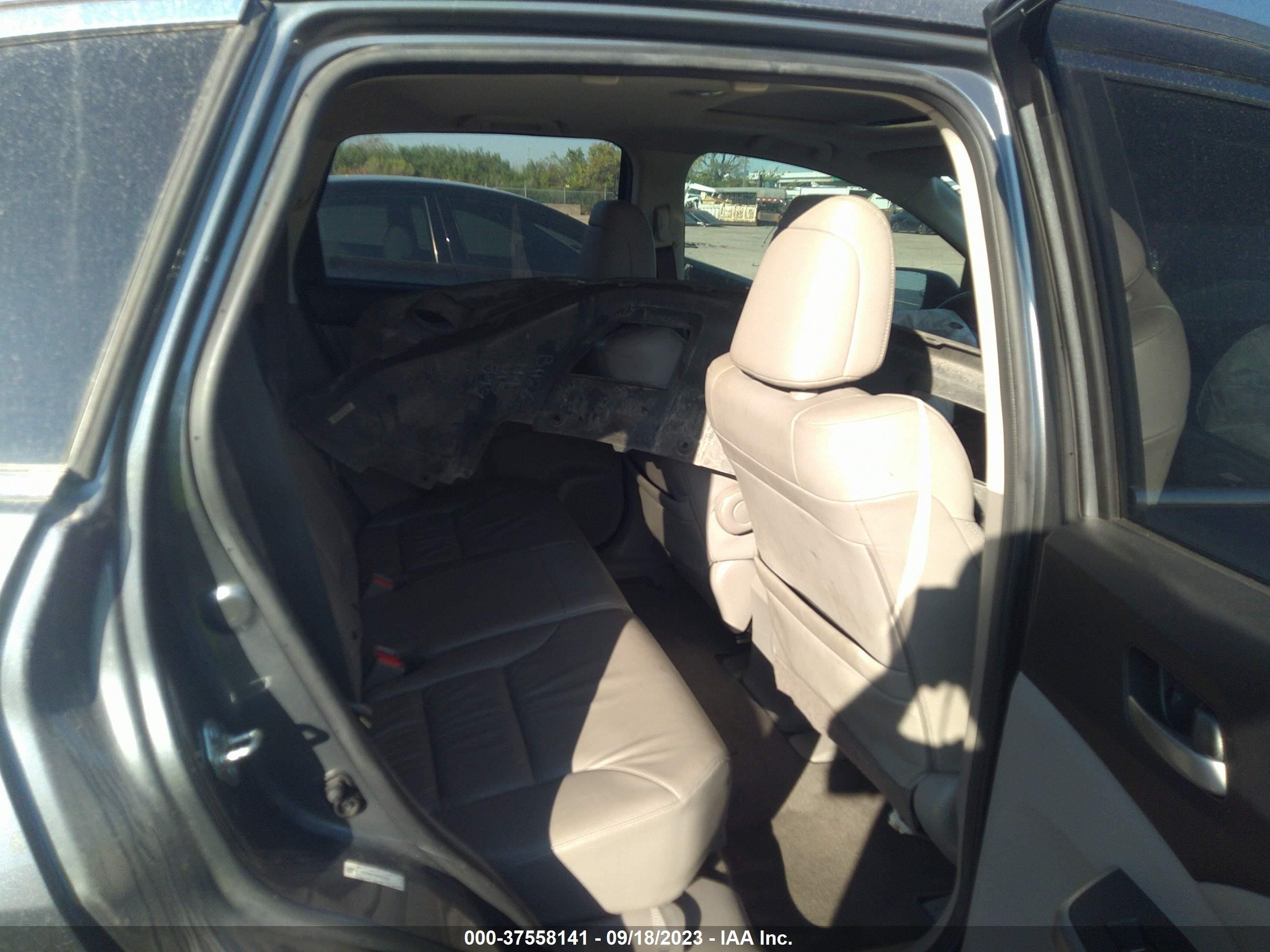 Photo 7 VIN: 2HKRM3H76EH500804 - HONDA CR-V 