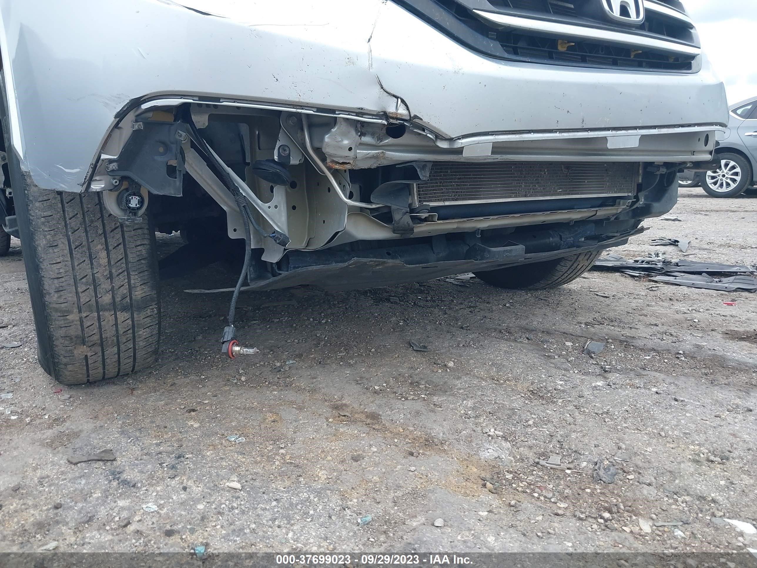 Photo 5 VIN: 2HKRM3H78EH554704 - HONDA CR-V 