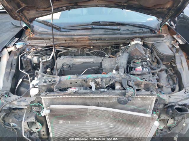 Photo 9 VIN: 2HKRM3H7XFH527313 - HONDA CR-V 