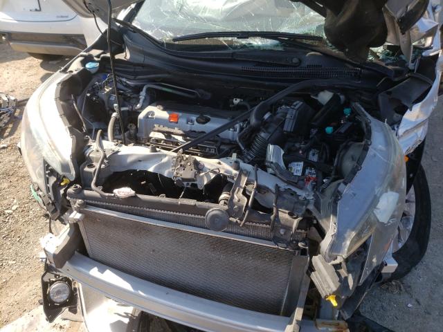 Photo 6 VIN: 2HKRM4H53EH674429 - HONDA CR-V EX 