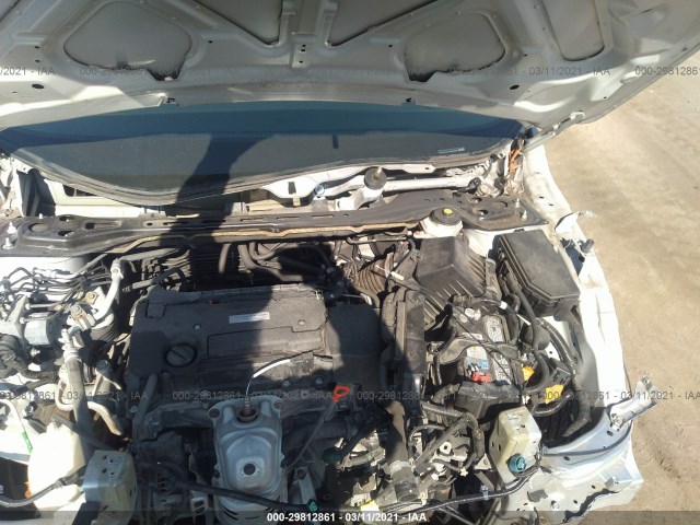 Photo 9 VIN: 2HKRM4H54GH623265 - HONDA CR-V 