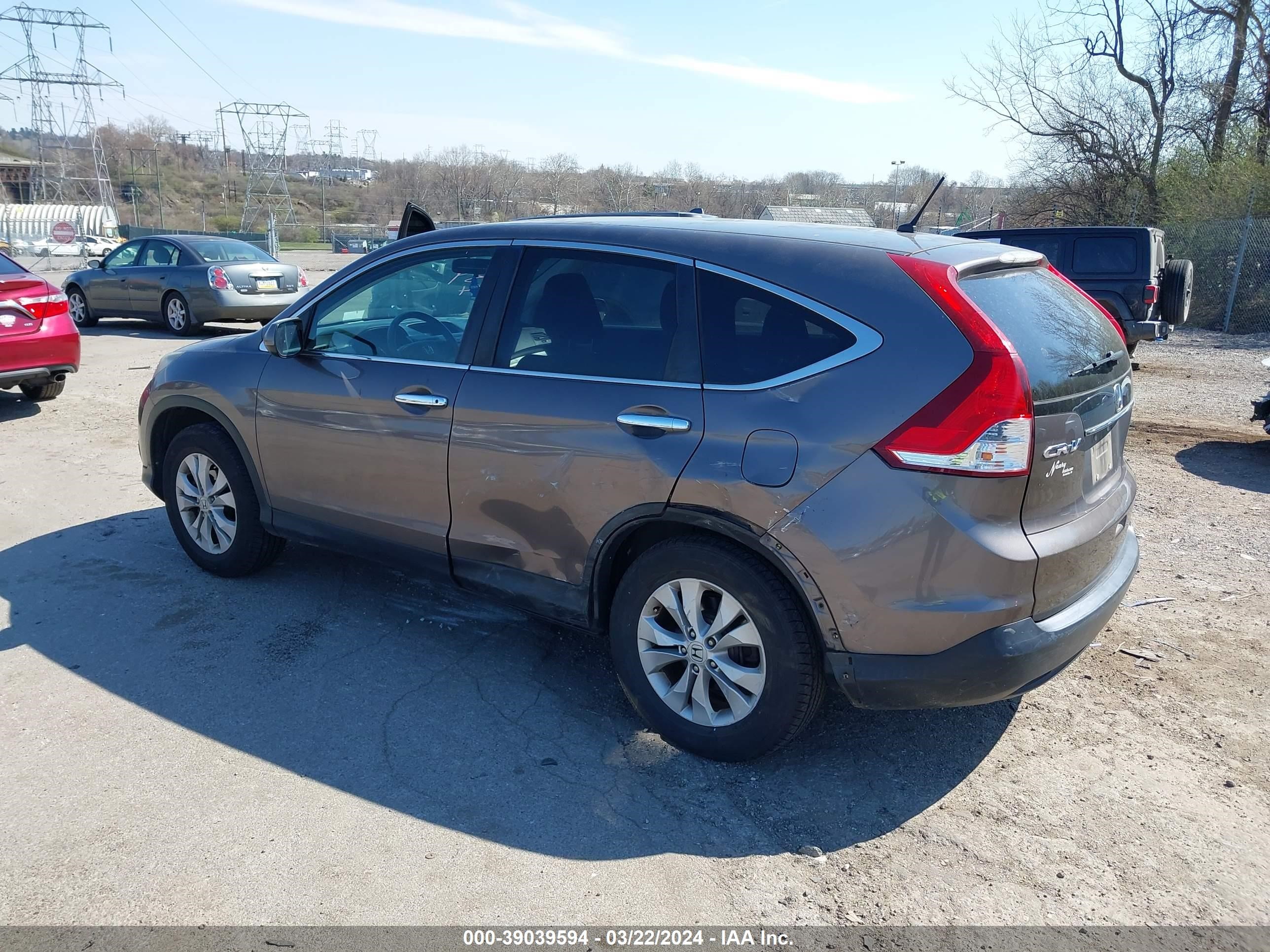 Photo 2 VIN: 2HKRM4H57EH657049 - HONDA CR-V 