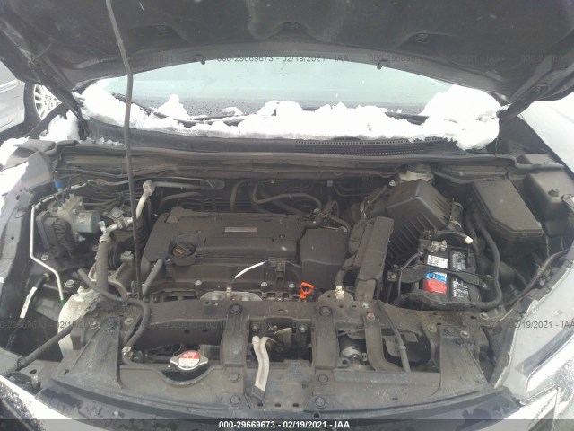 Photo 9 VIN: 2HKRM4H70GH671217 - HONDA CR-V 