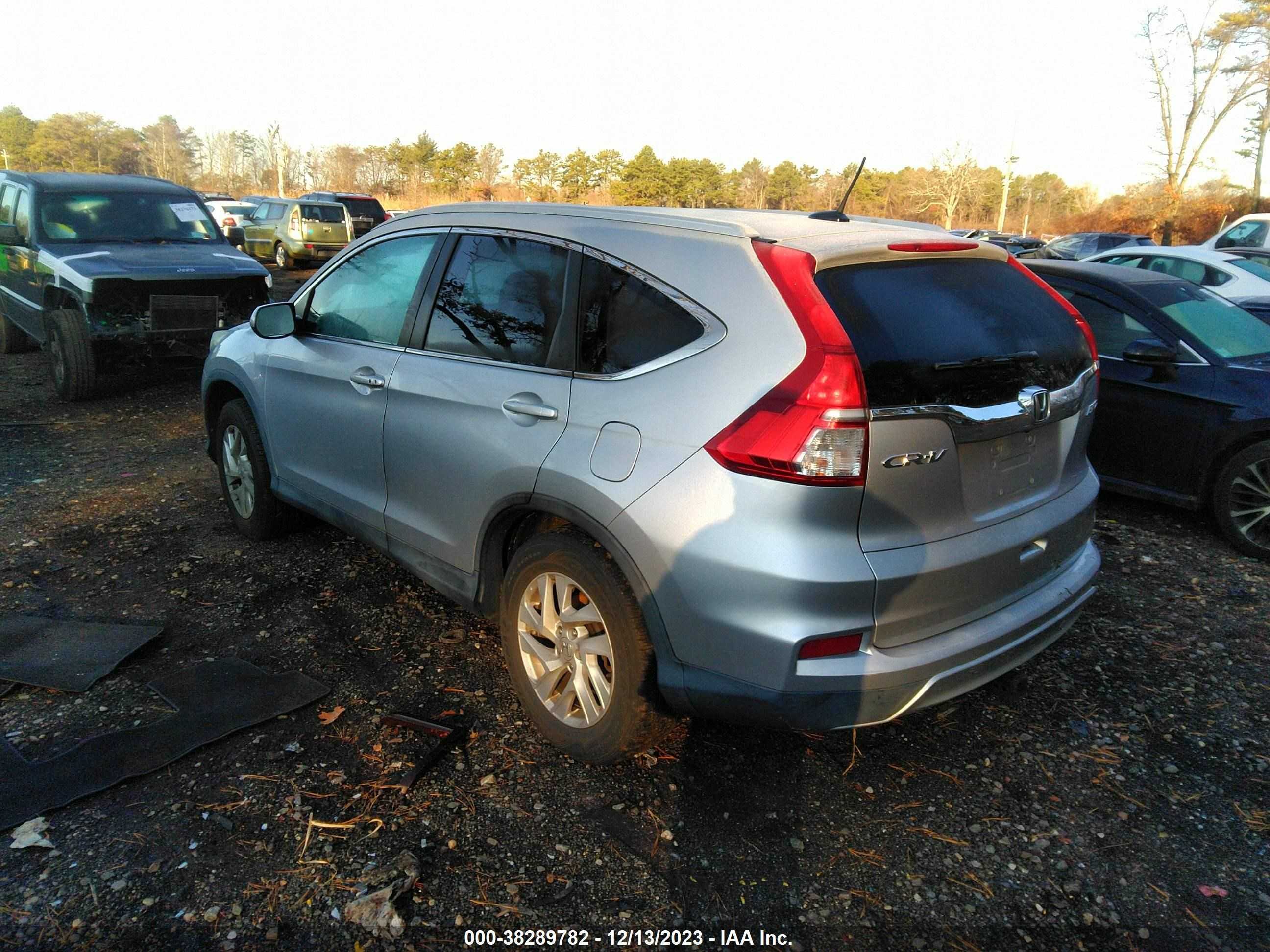 Photo 2 VIN: 2HKRM4H77FH615872 - HONDA CR-V 