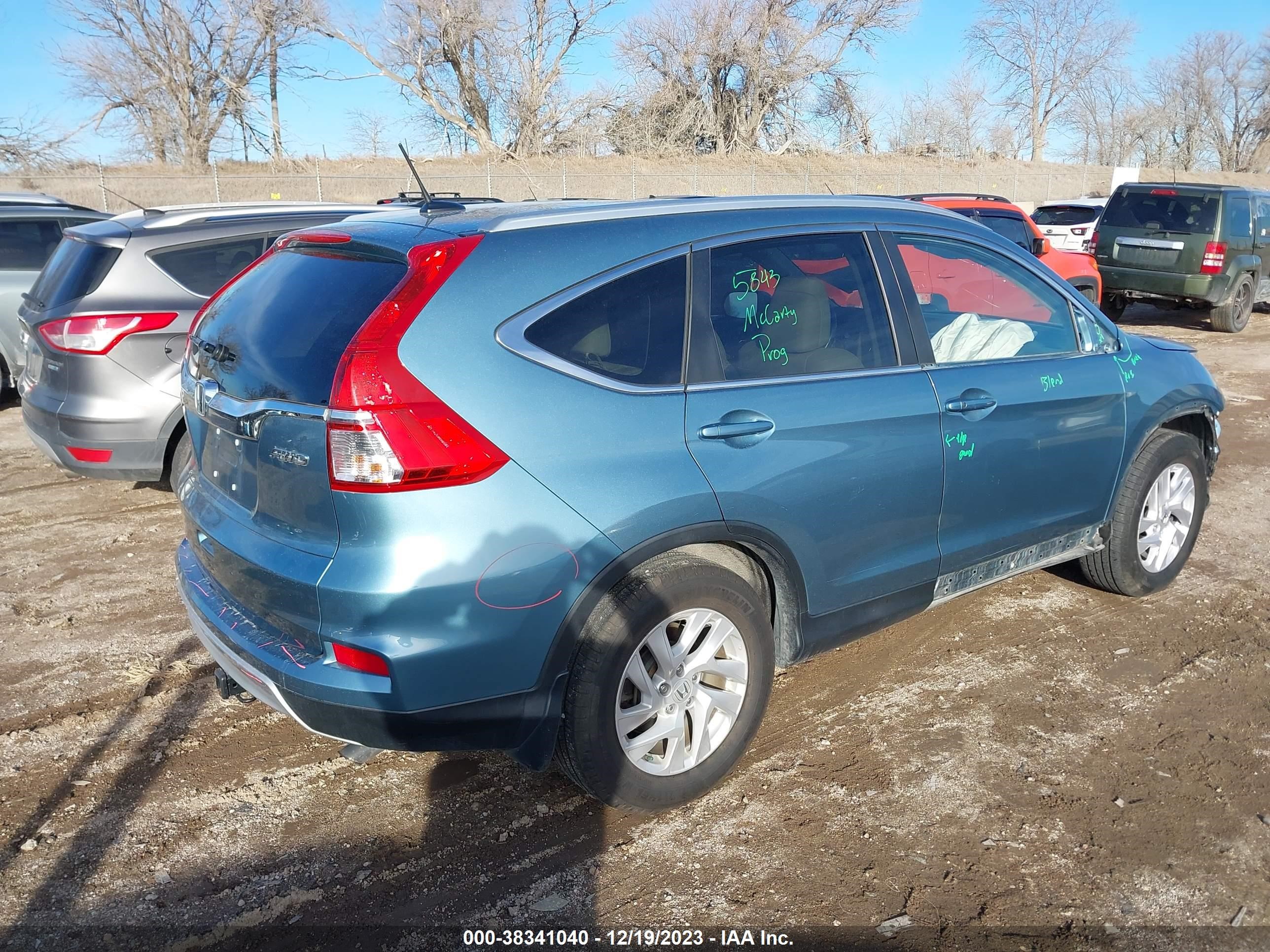 Photo 3 VIN: 2HKRM4H78GH607801 - HONDA CR-V 