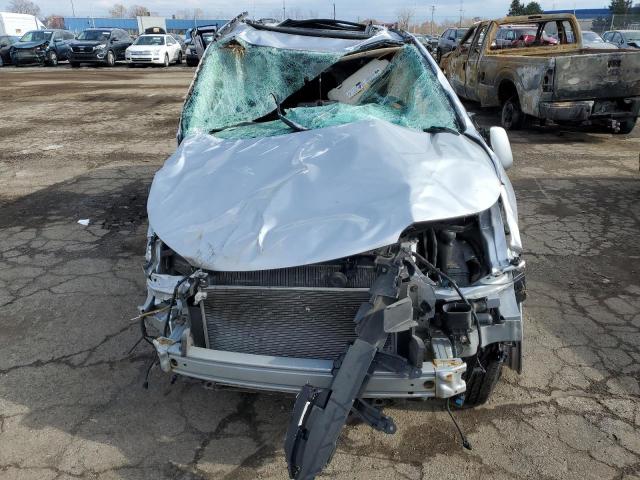 Photo 4 VIN: 2HKRM4H79FH656648 - HONDA CRV 