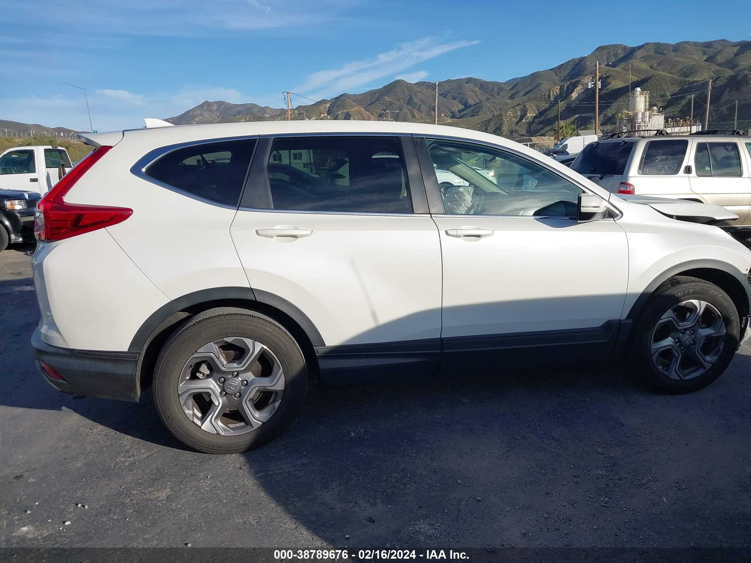 Photo 13 VIN: 2HKRW1H53JH519222 - HONDA CR-V 