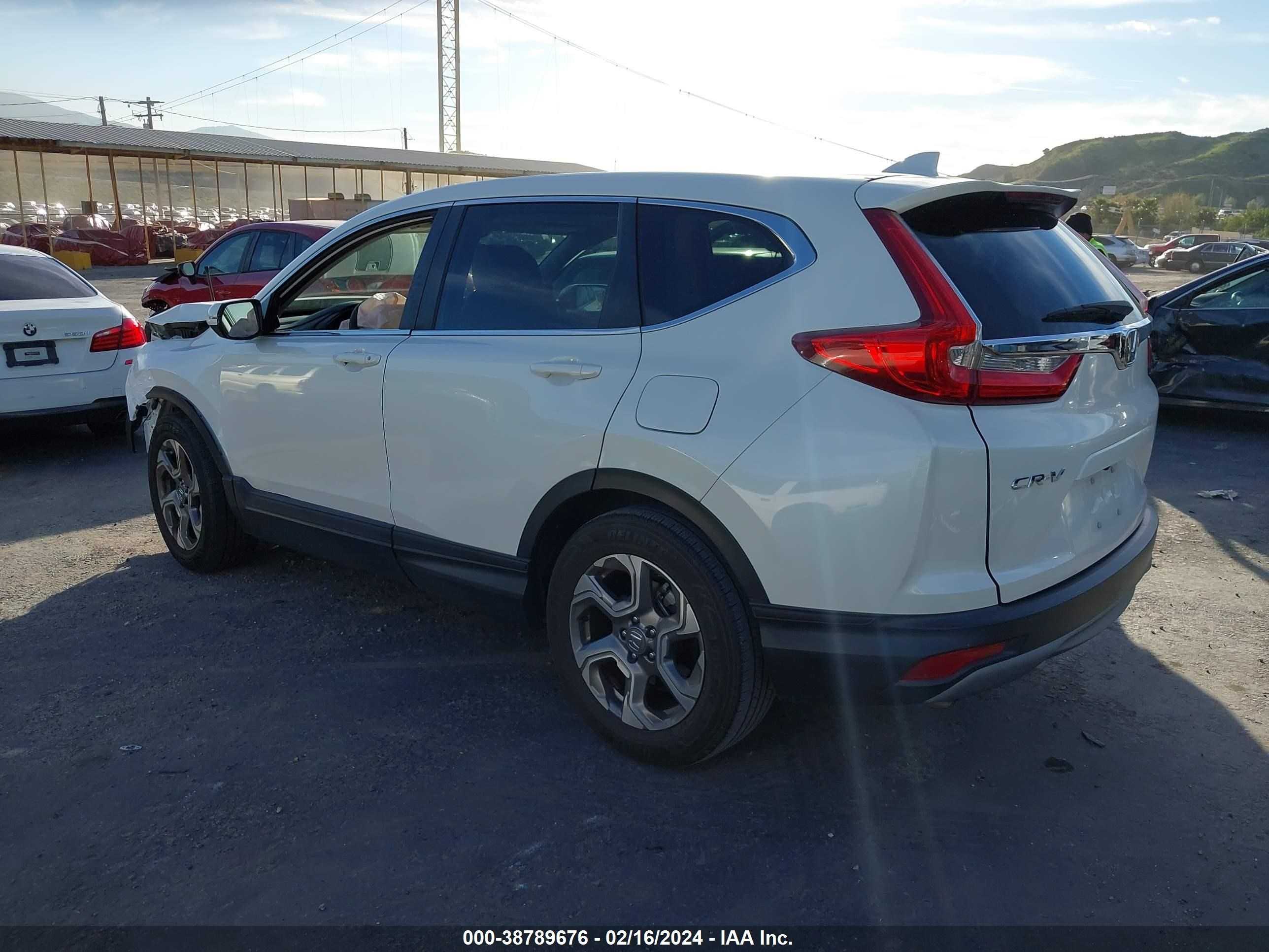 Photo 2 VIN: 2HKRW1H53JH519222 - HONDA CR-V 