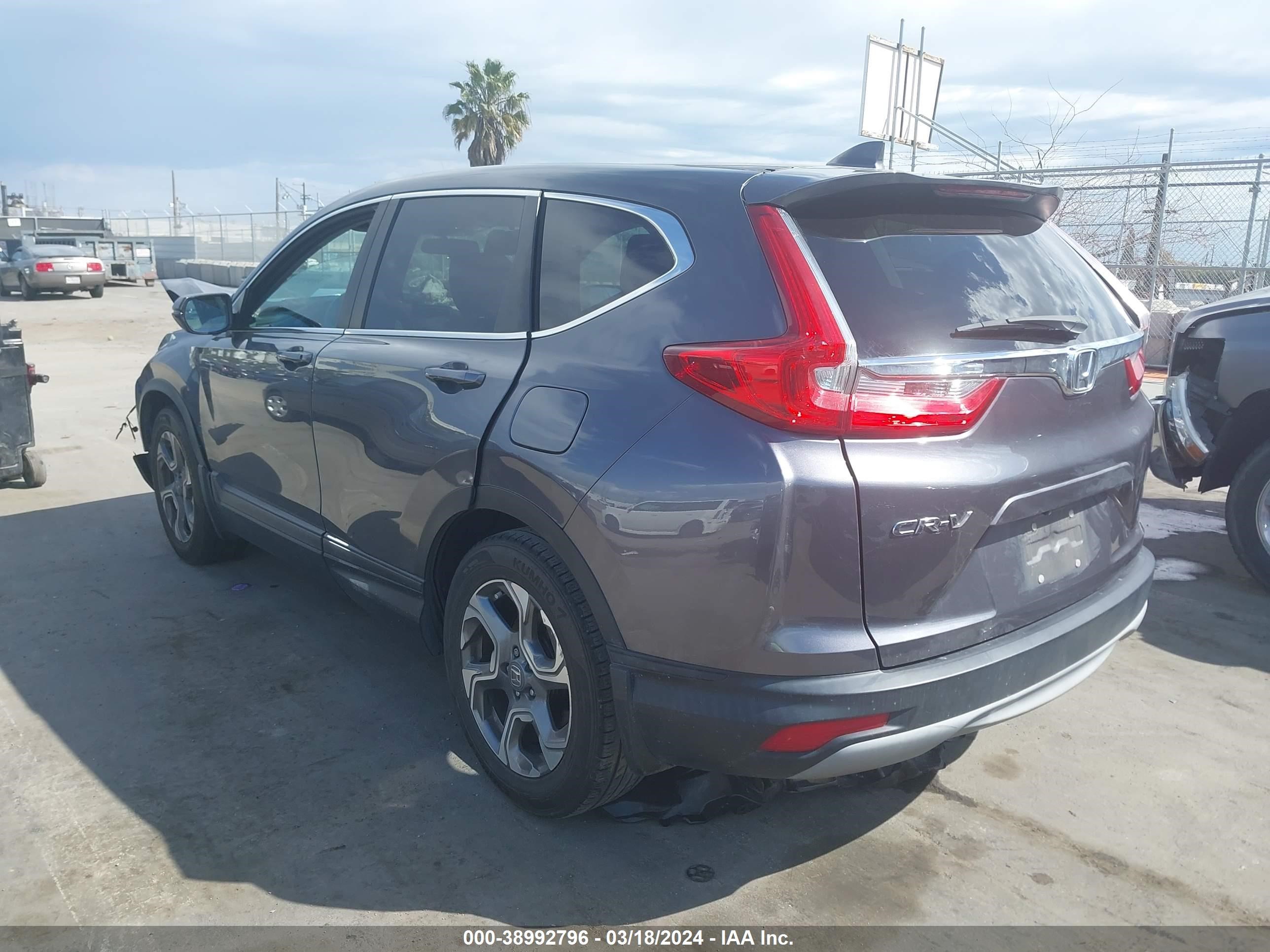 Photo 2 VIN: 2HKRW1H54JH503563 - HONDA CR-V 