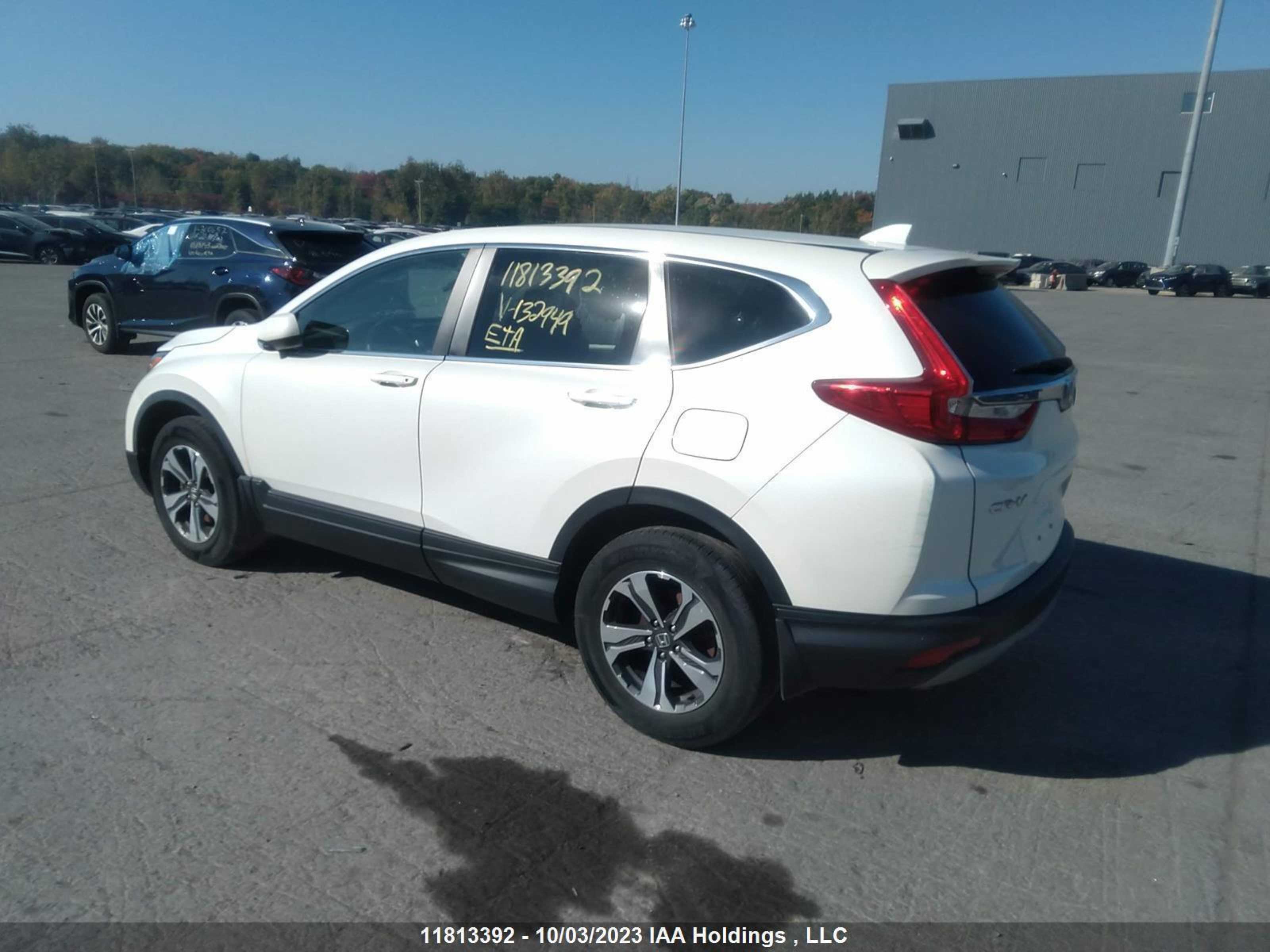 Photo 2 VIN: 2HKRW2H26JH132949 - HONDA CR-V 