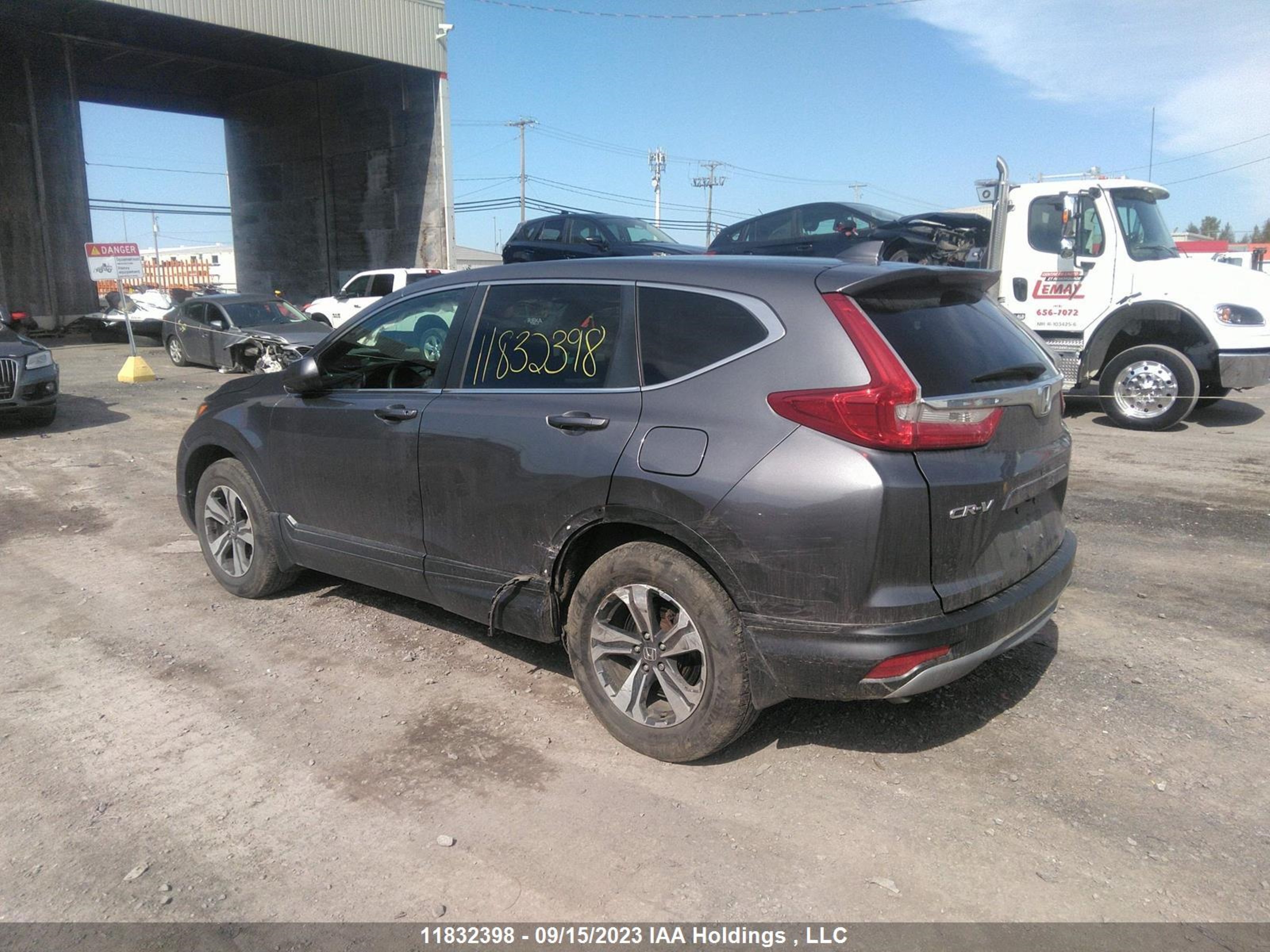 Photo 2 VIN: 2HKRW2H26JH146835 - HONDA CR-V 