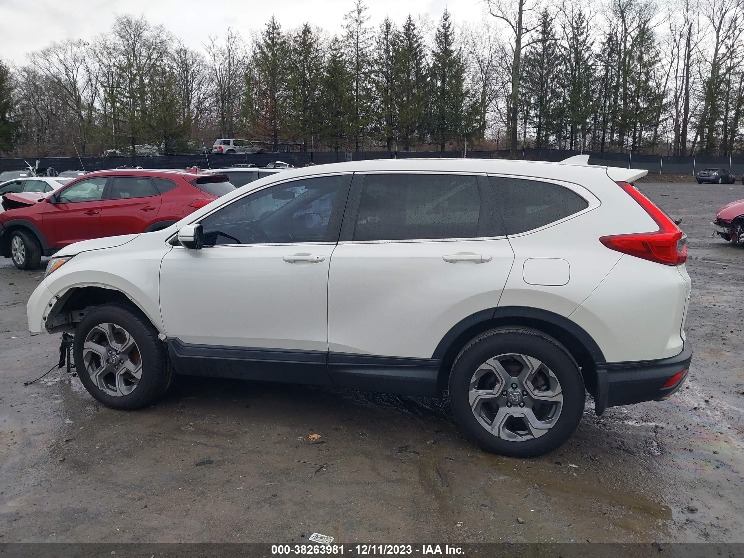 Photo 13 VIN: 2HKRW2H51JH621169 - HONDA CR-V 