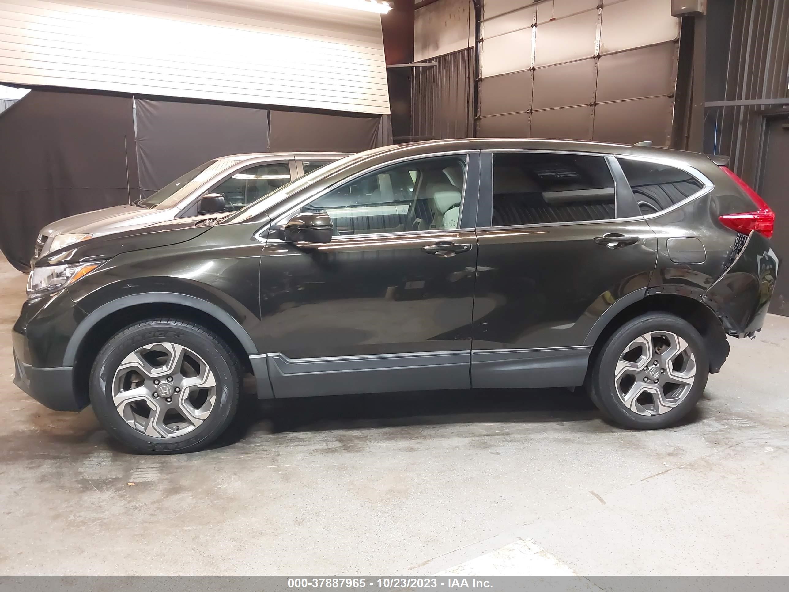 Photo 14 VIN: 2HKRW2H51JH639767 - HONDA CR-V 