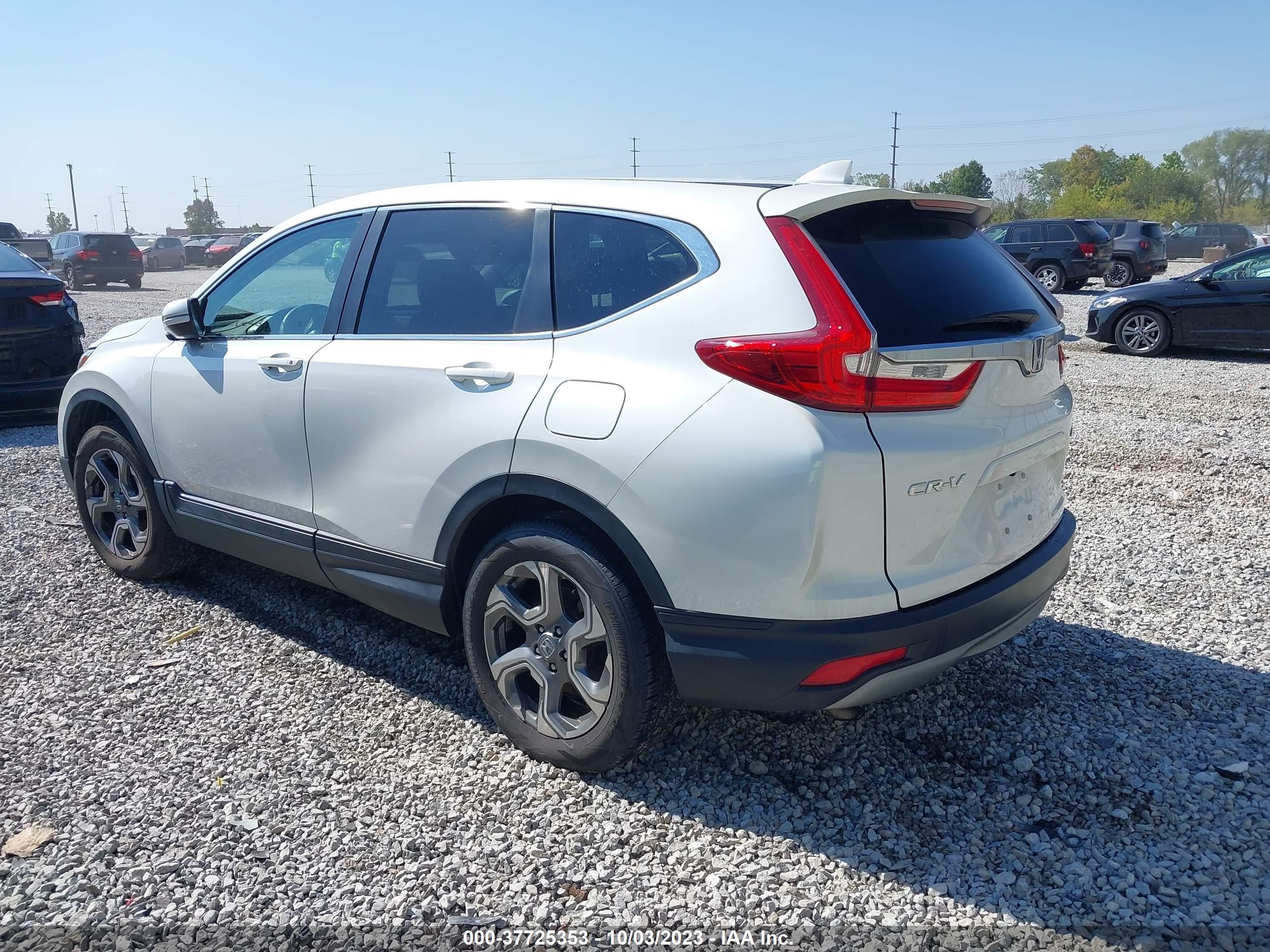 Photo 2 VIN: 2HKRW2H56HH686593 - HONDA CR-V 