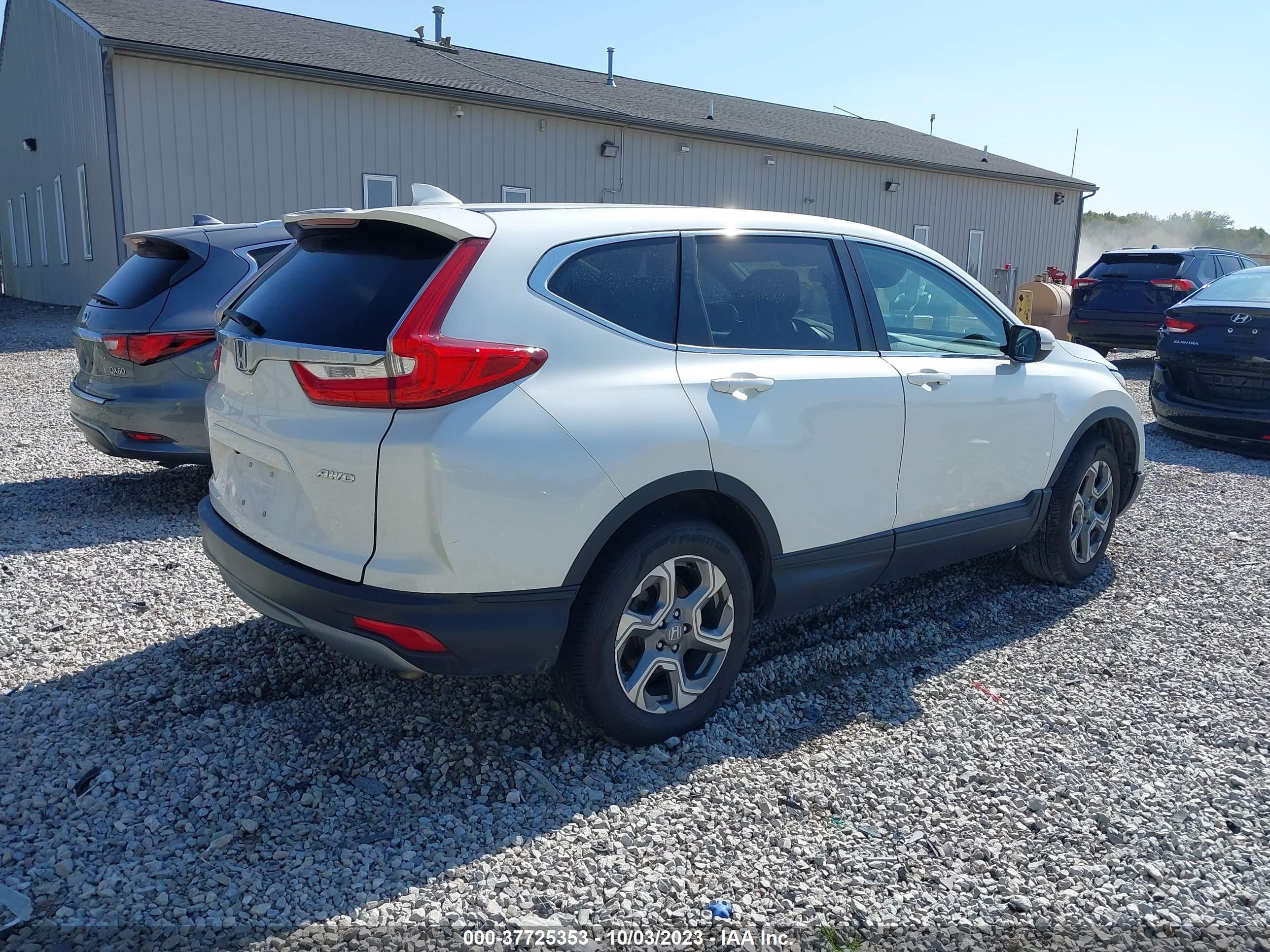 Photo 3 VIN: 2HKRW2H56HH686593 - HONDA CR-V 