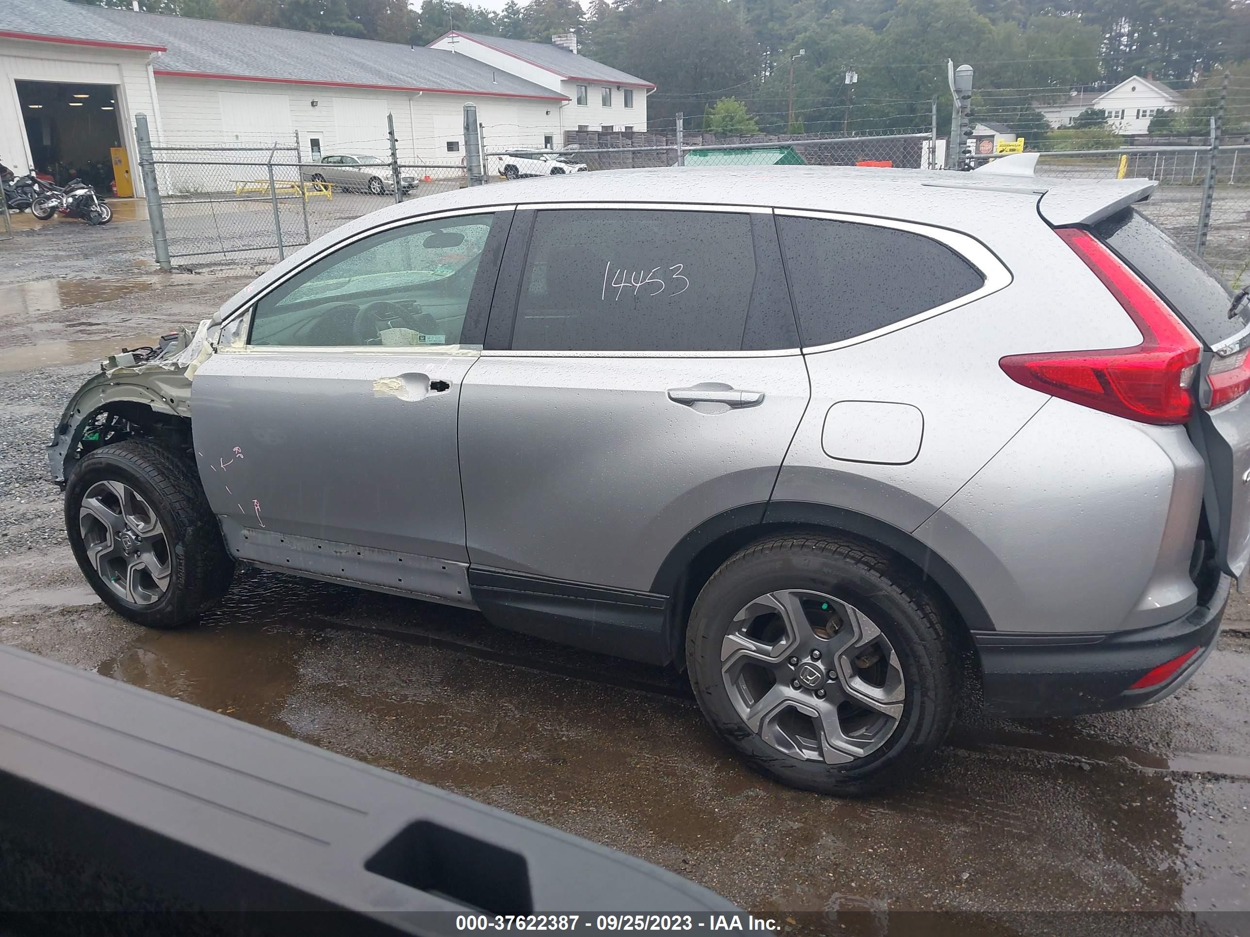 Photo 14 VIN: 2HKRW2H57KH622554 - HONDA CR-V 