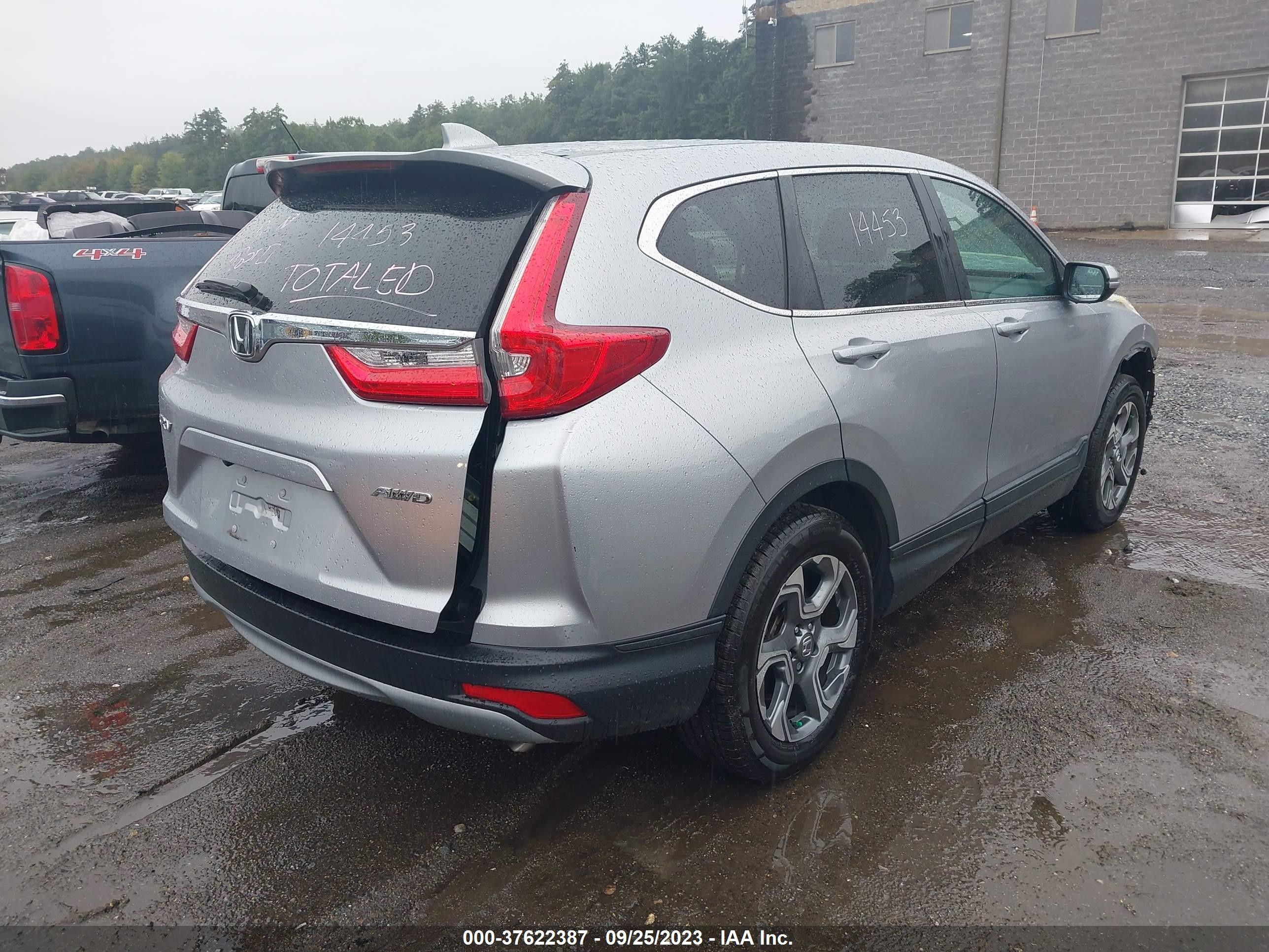 Photo 3 VIN: 2HKRW2H57KH622554 - HONDA CR-V 