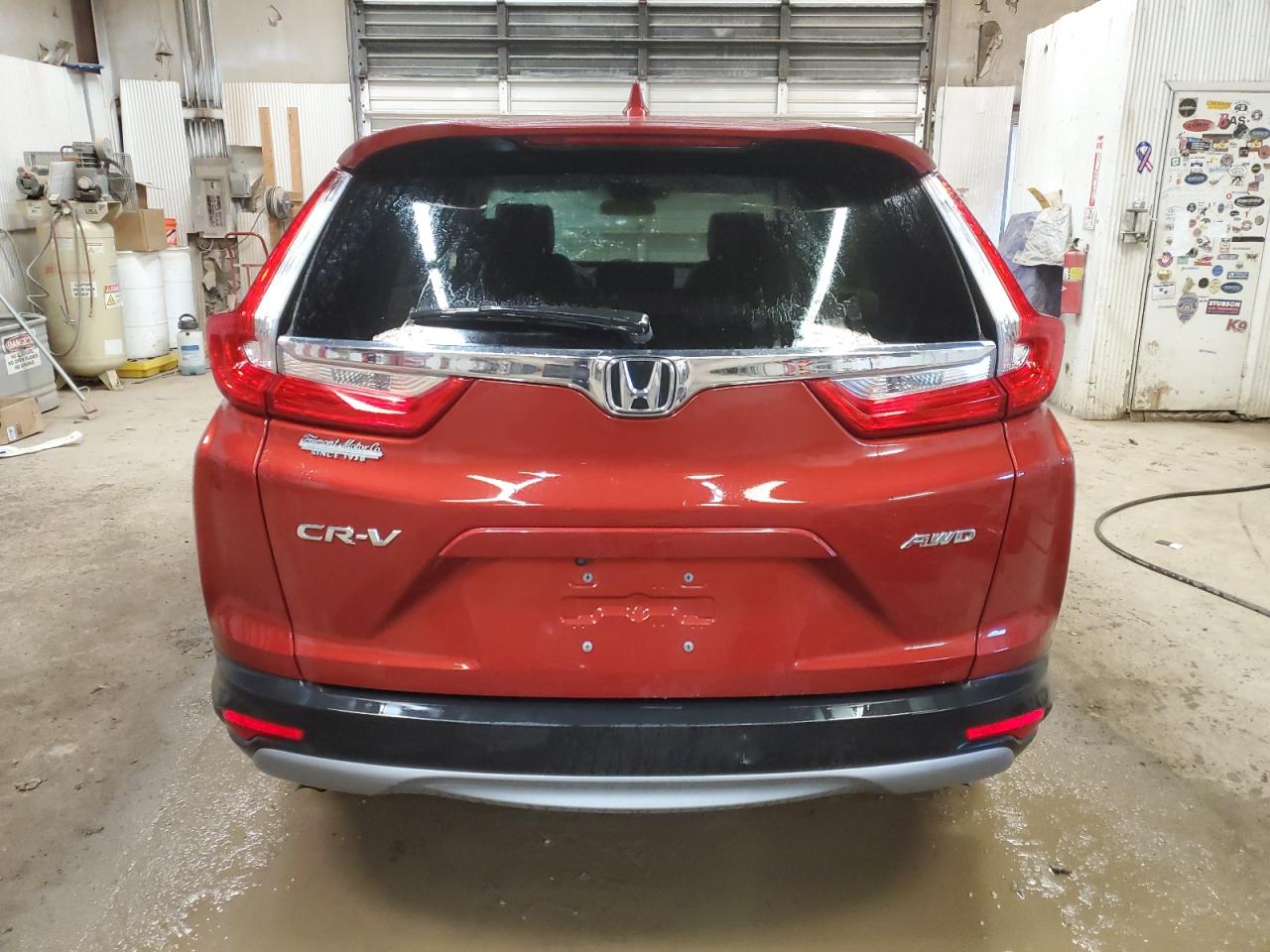 Photo 5 VIN: 2HKRW2H58JH606037 - HONDA CR-V 