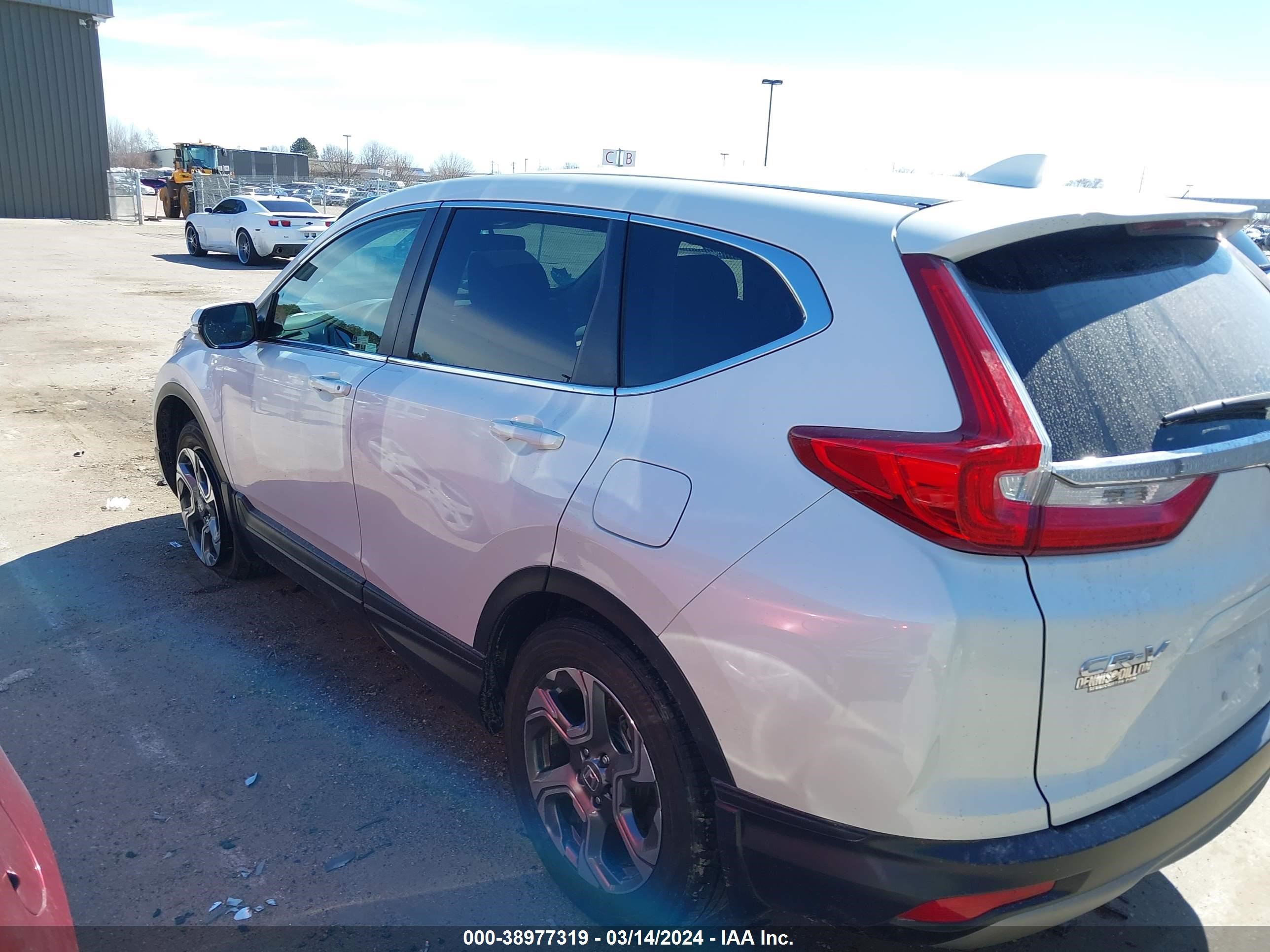 Photo 13 VIN: 2HKRW2H58JH692370 - HONDA CR-V 