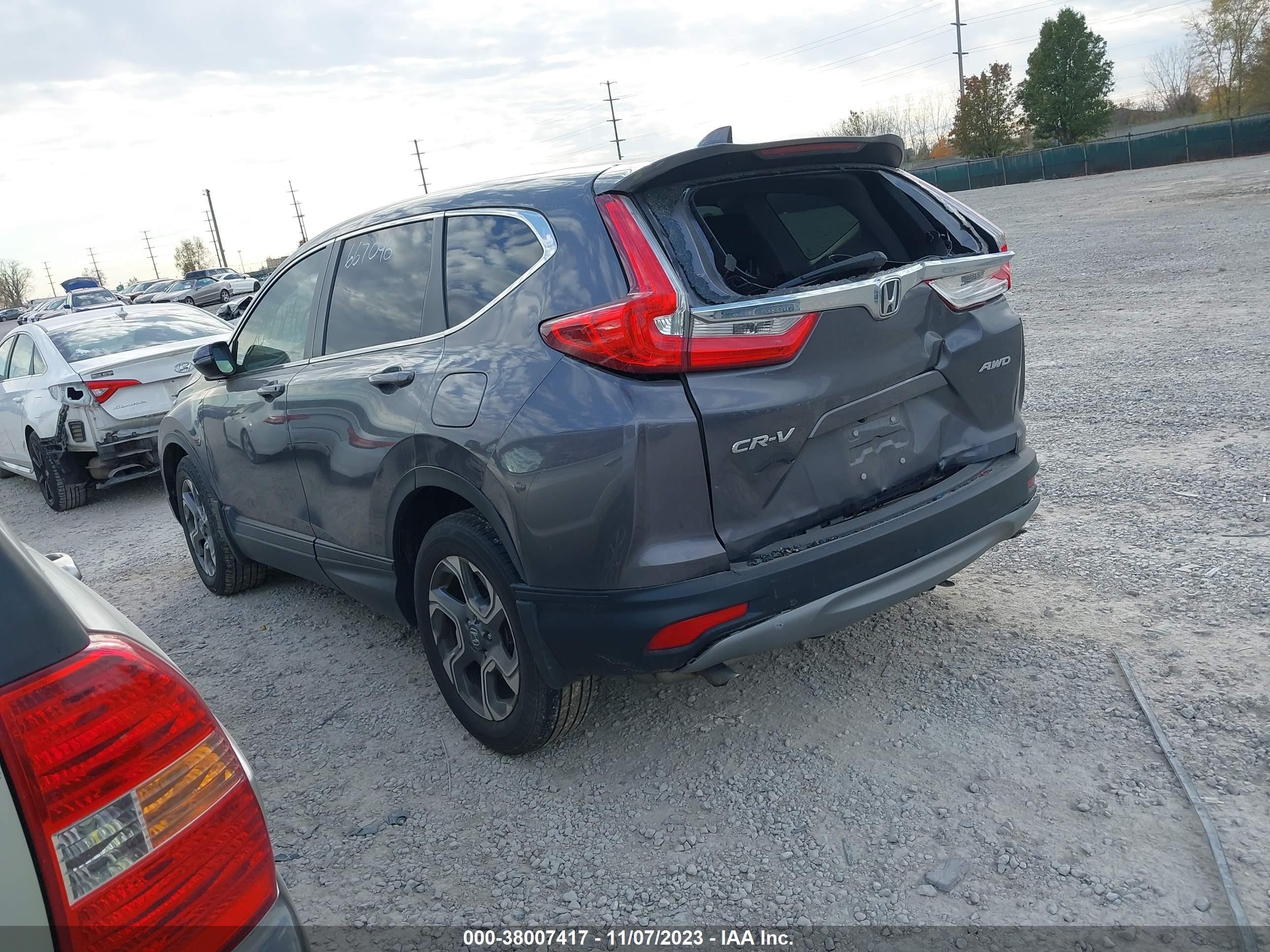 Photo 2 VIN: 2HKRW2H81KH667046 - HONDA CR-V 