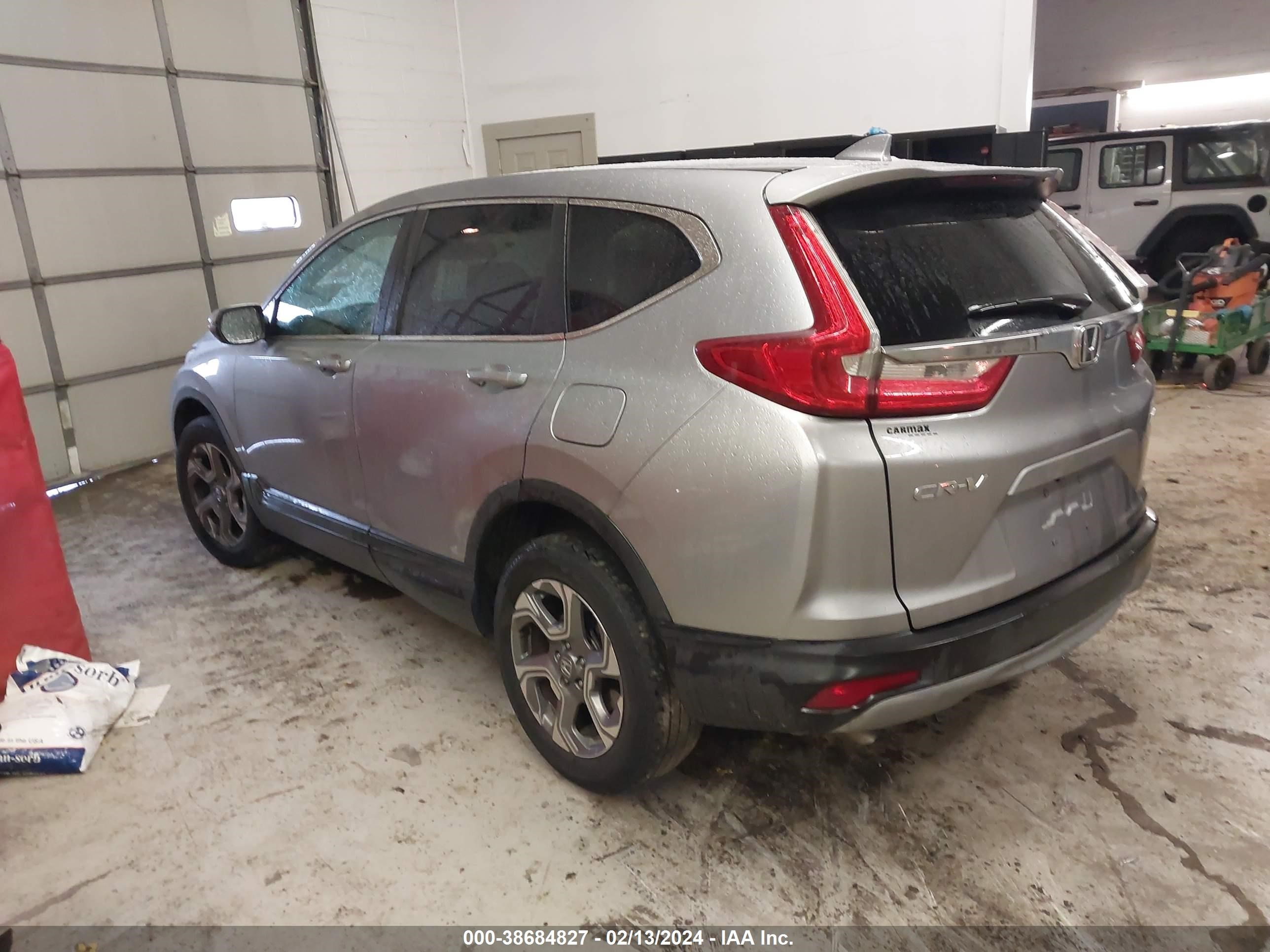 Photo 2 VIN: 2HKRW2H82JH620980 - HONDA CR-V 