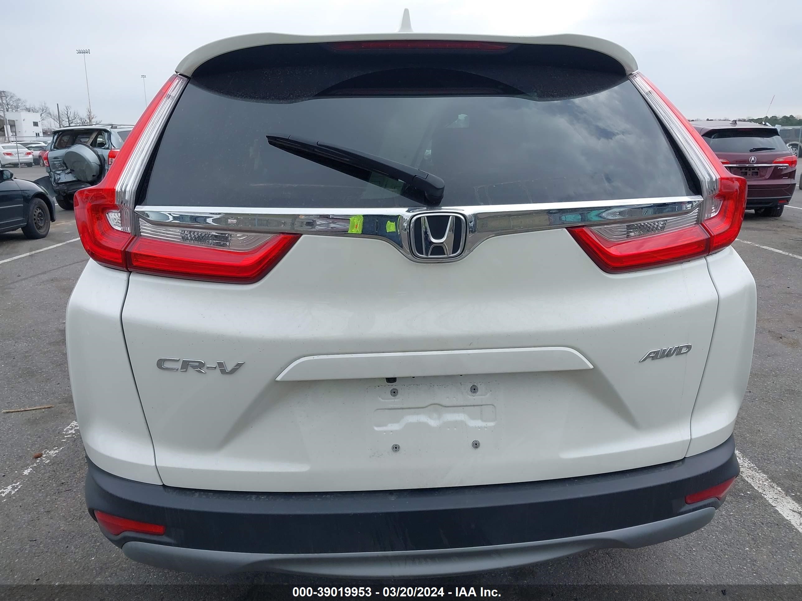 Photo 15 VIN: 2HKRW2H82JH696554 - HONDA CR-V 