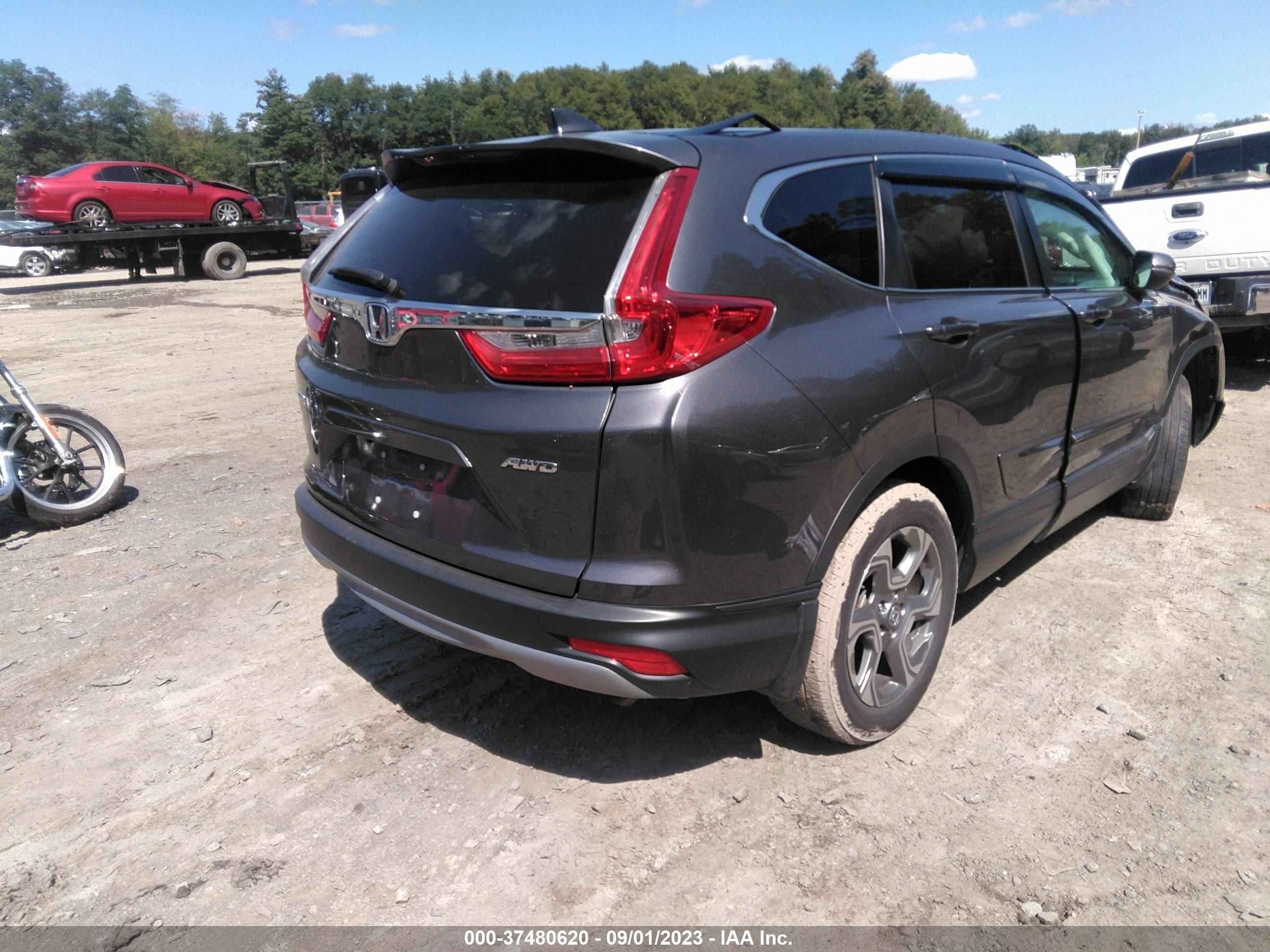 Photo 3 VIN: 2HKRW2H83KH647607 - HONDA CR-V 