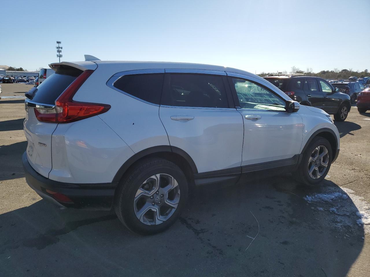 Photo 2 VIN: 2HKRW2H83KH649597 - HONDA CR-V 