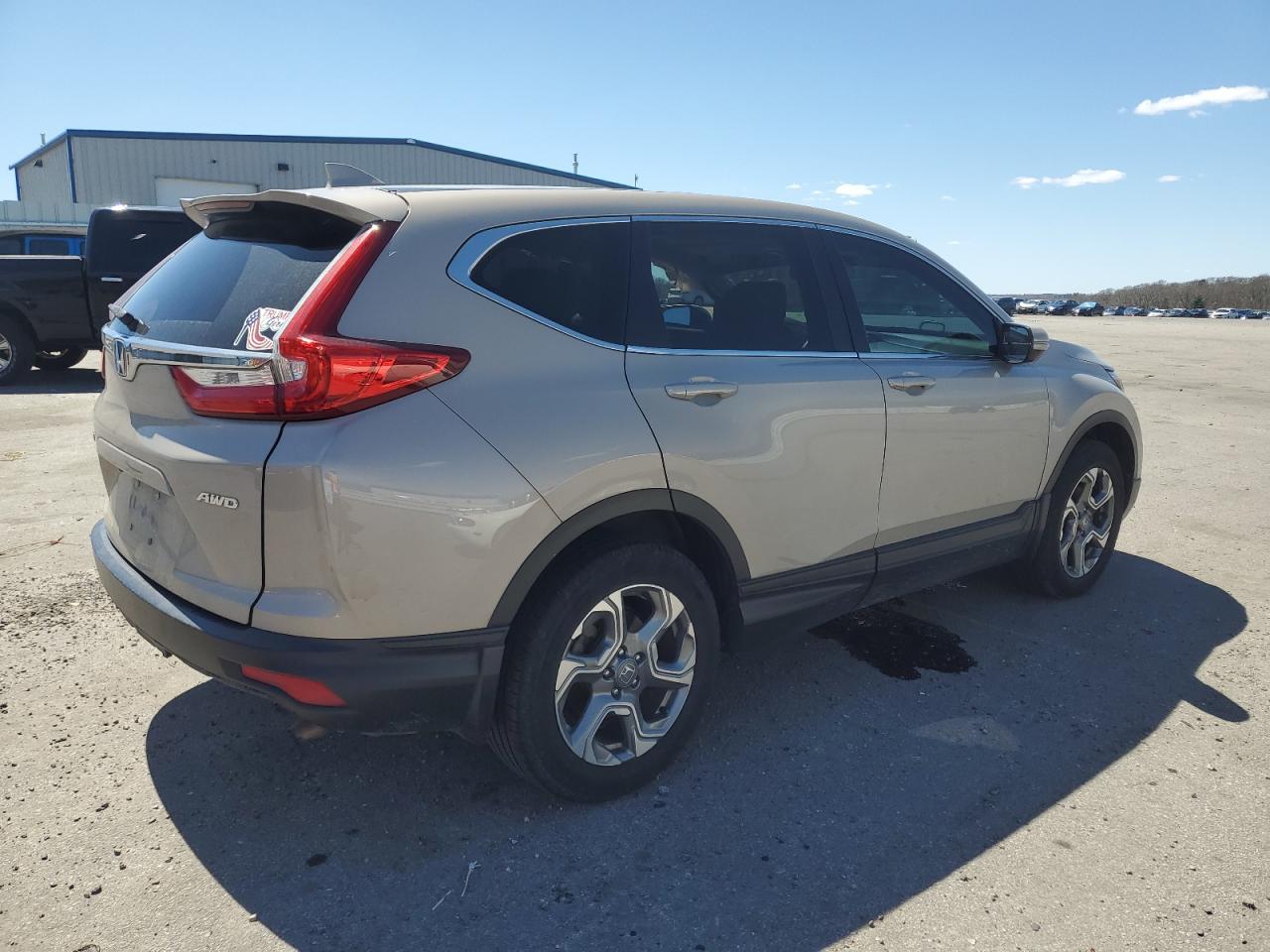 Photo 2 VIN: 2HKRW2H89JH670565 - HONDA CR-V 