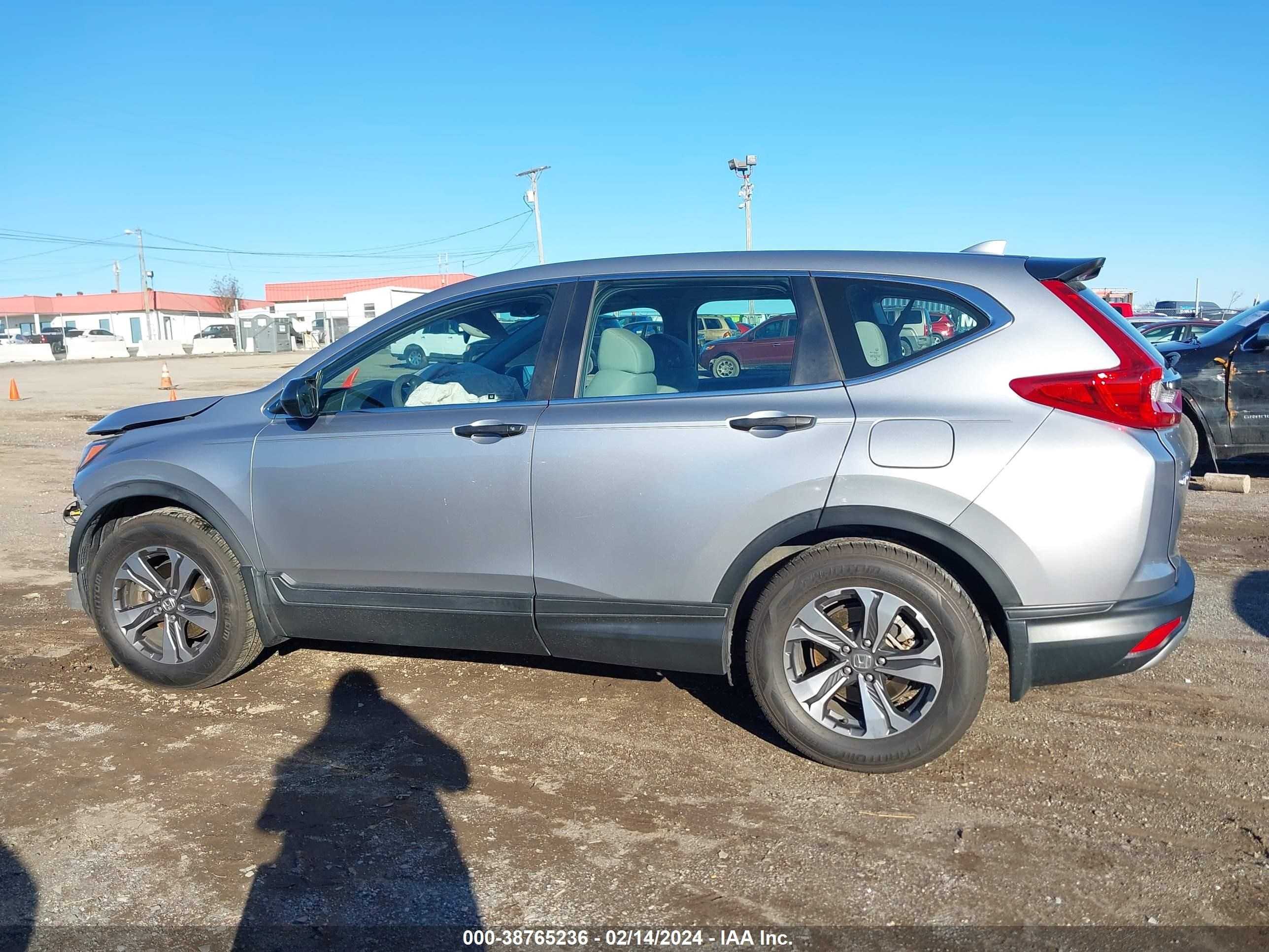 Photo 14 VIN: 2HKRW5H39JH411046 - HONDA CR-V 