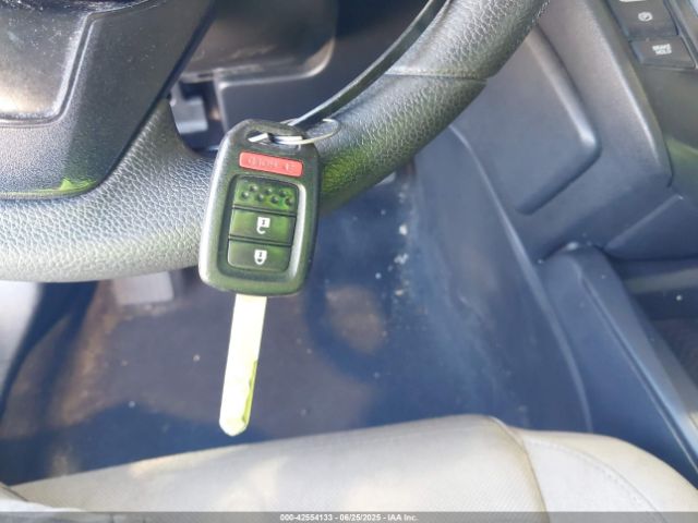 Photo 10 VIN: 2HKRW6H3XJH219270 - HONDA CR-V 