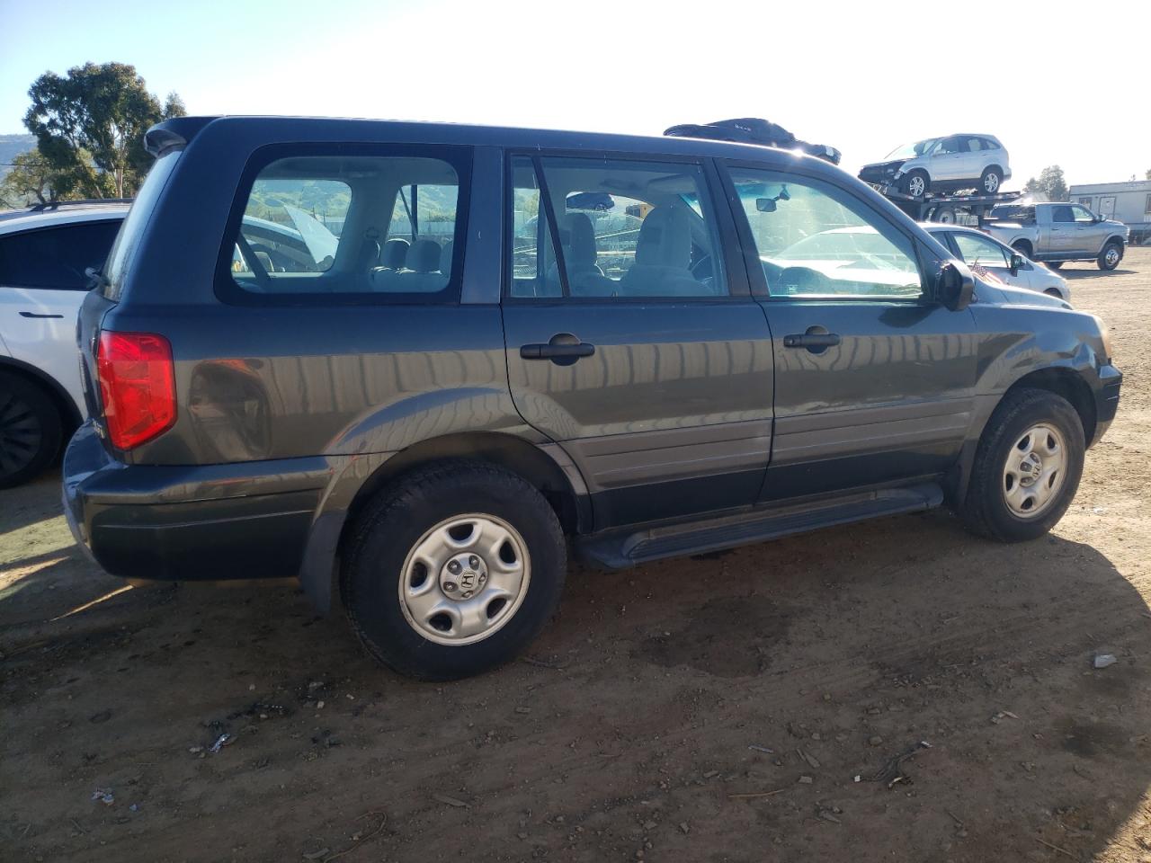 Photo 2 VIN: 2HKYF18113H558726 - HONDA PILOT 