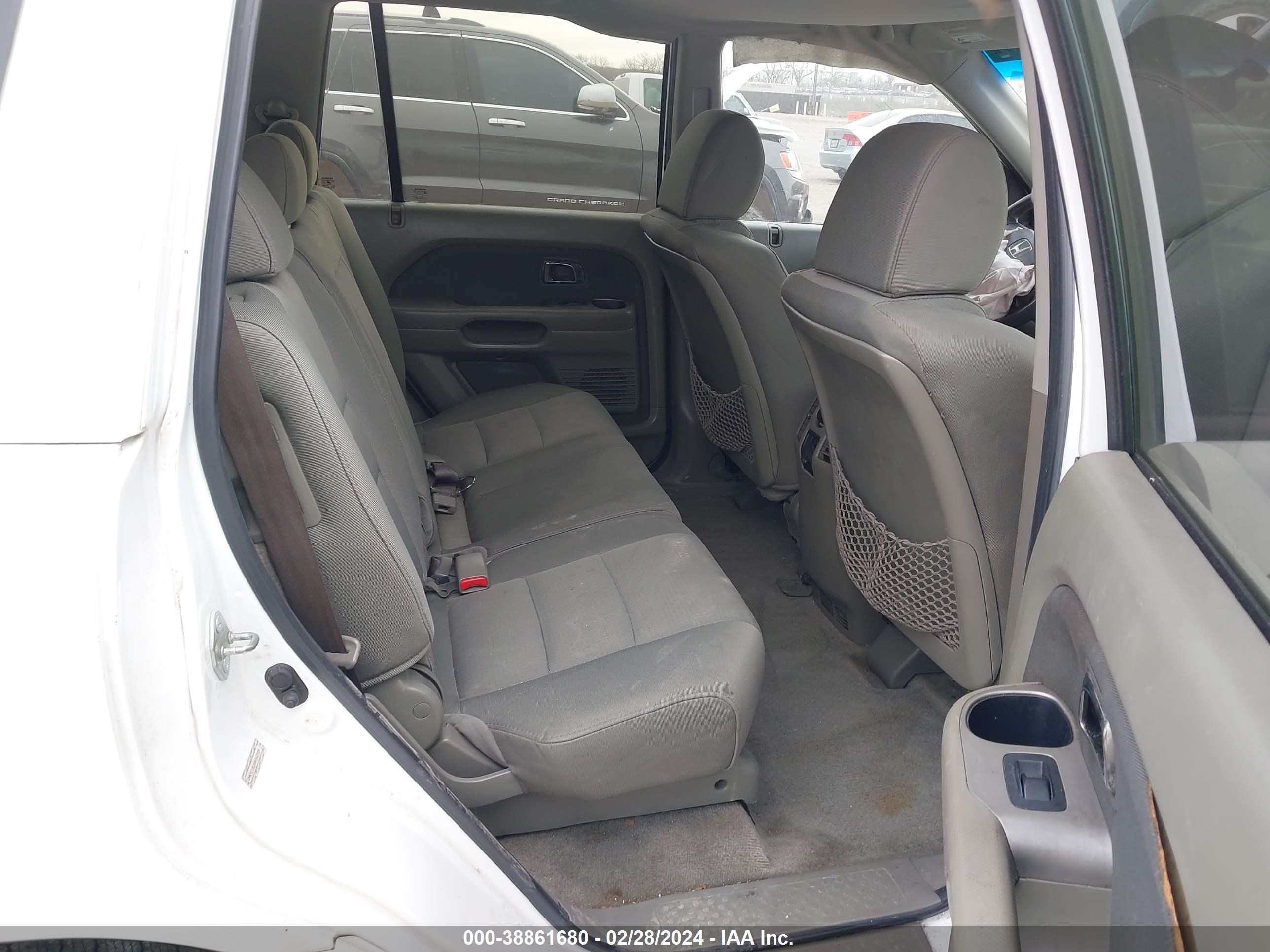 Photo 7 VIN: 2HKYF18116H563185 - HONDA PILOT 