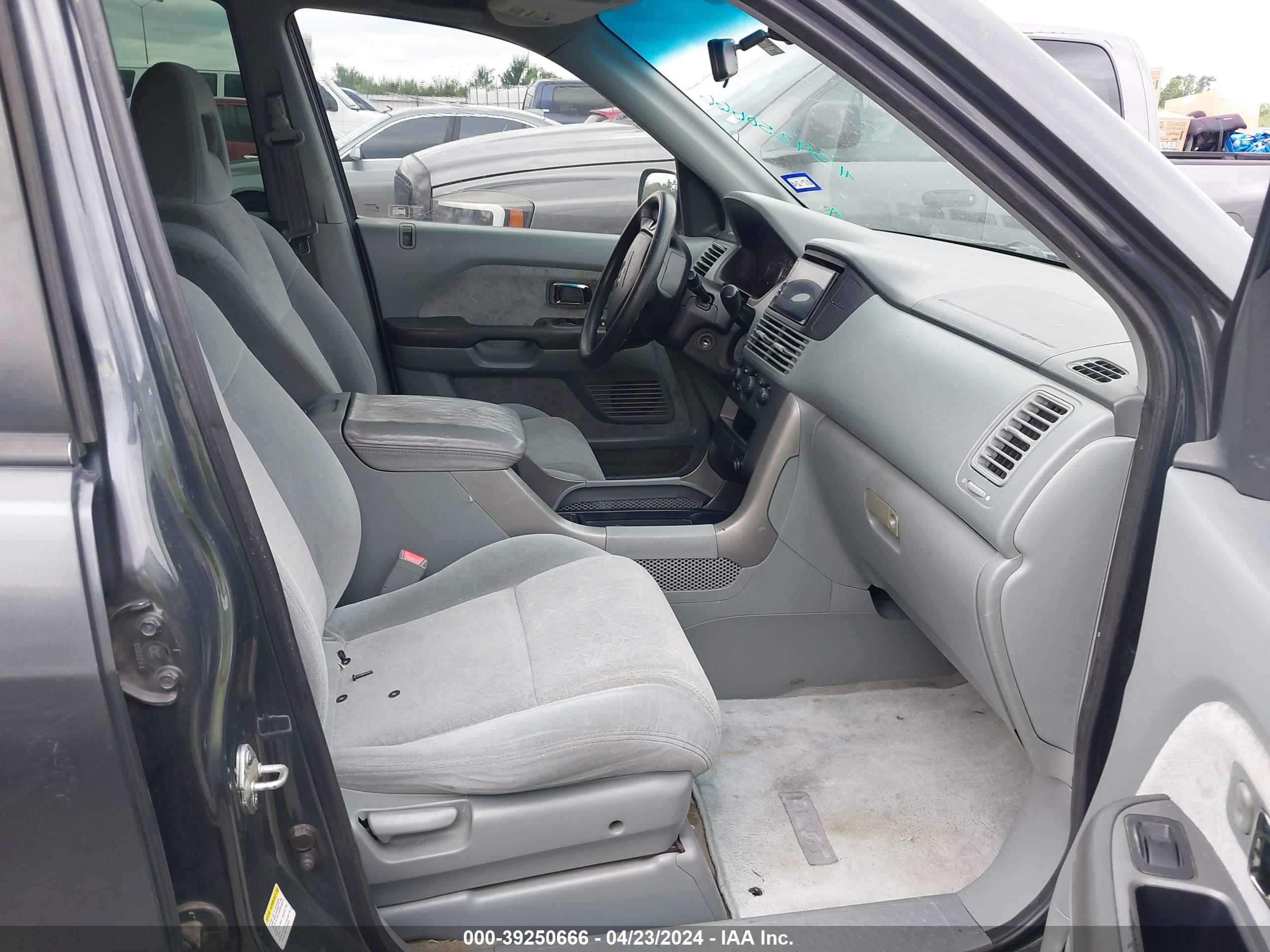 Photo 4 VIN: 2HKYF18143H607398 - HONDA PILOT 