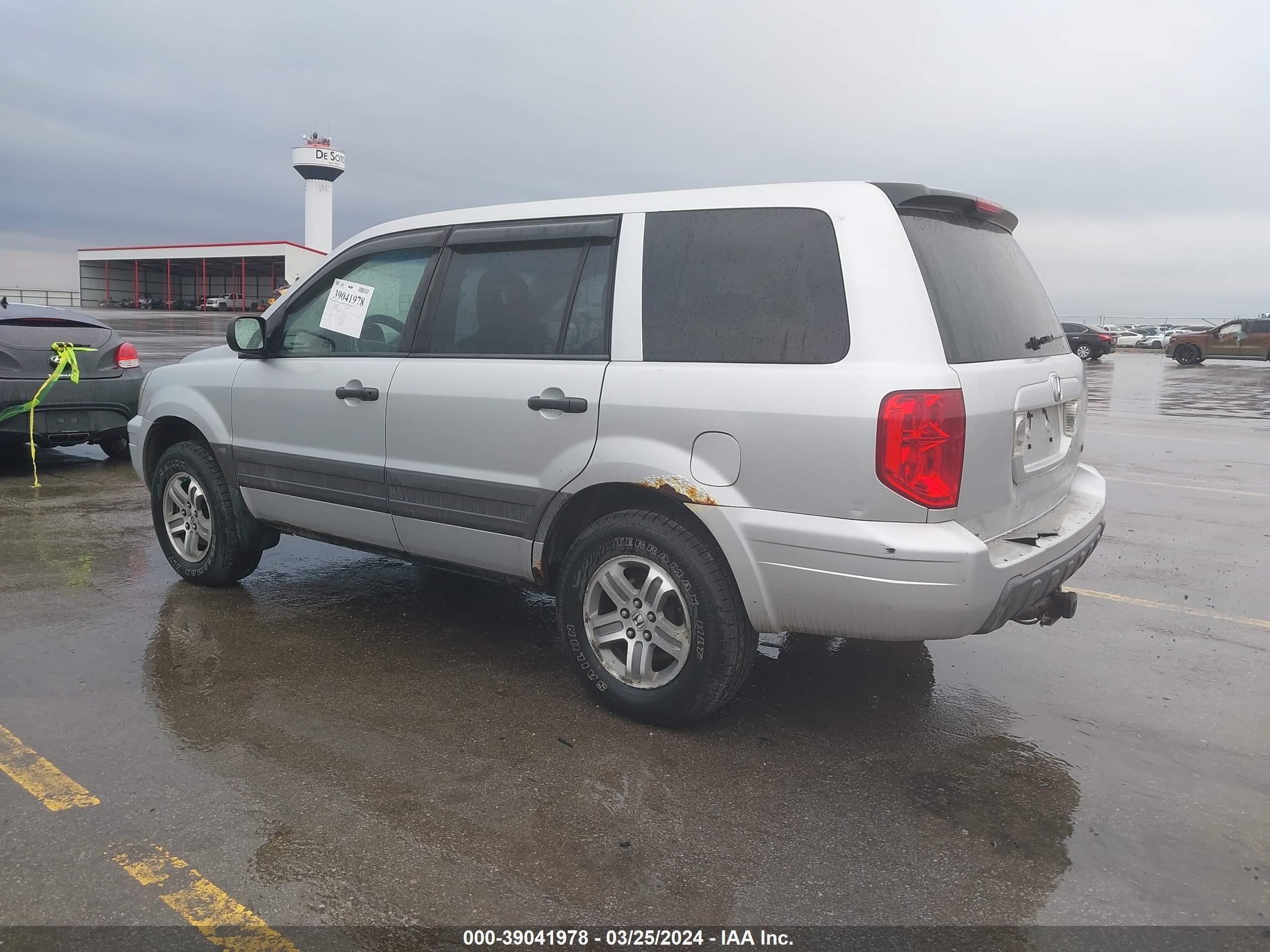 Photo 2 VIN: 2HKYF18145H558027 - HONDA PILOT 