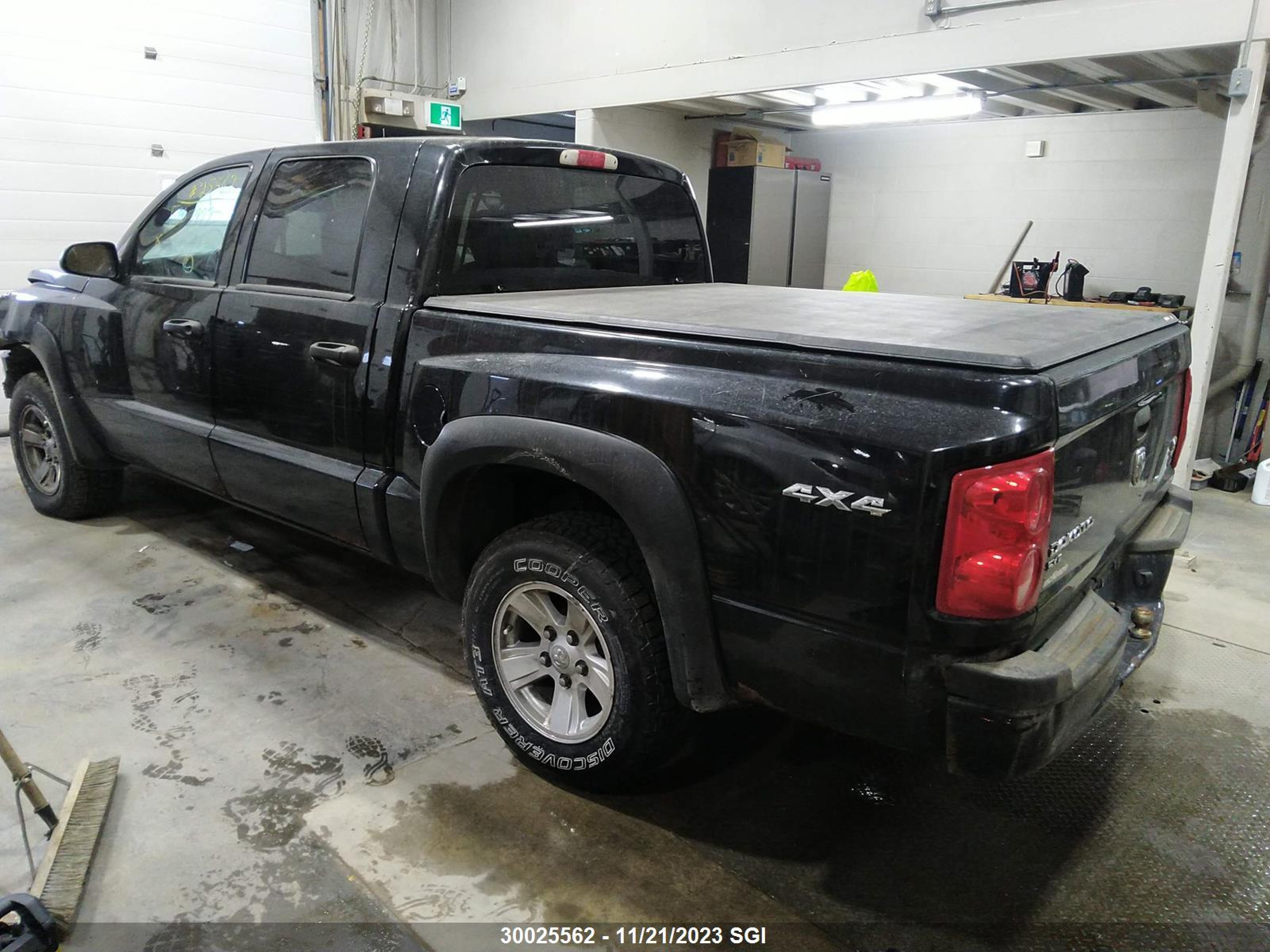 Photo 2 VIN: 2HKYF18167H507101 - DODGE DAKOTA 