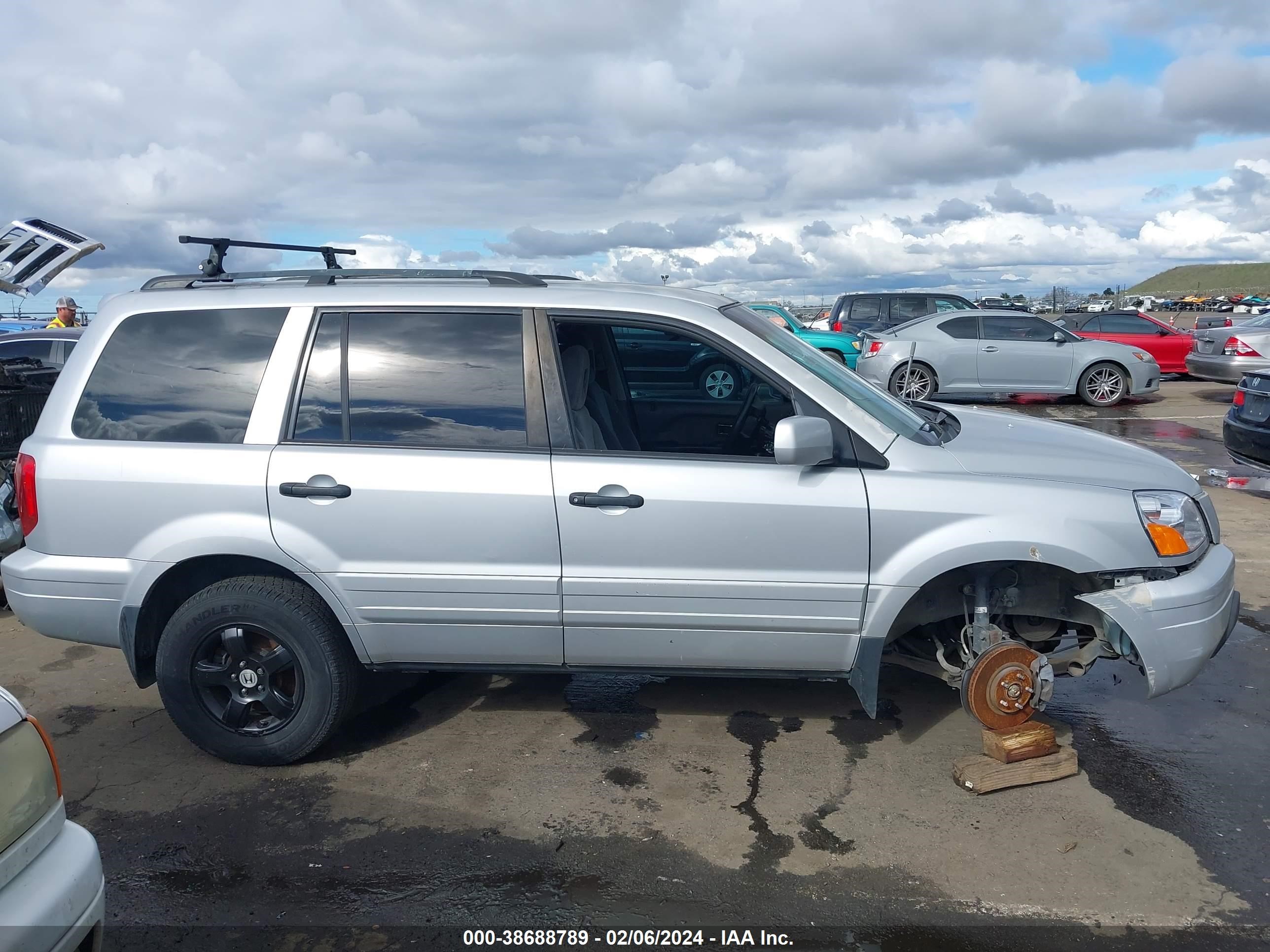 Photo 12 VIN: 2HKYF18404H507519 - HONDA PILOT 