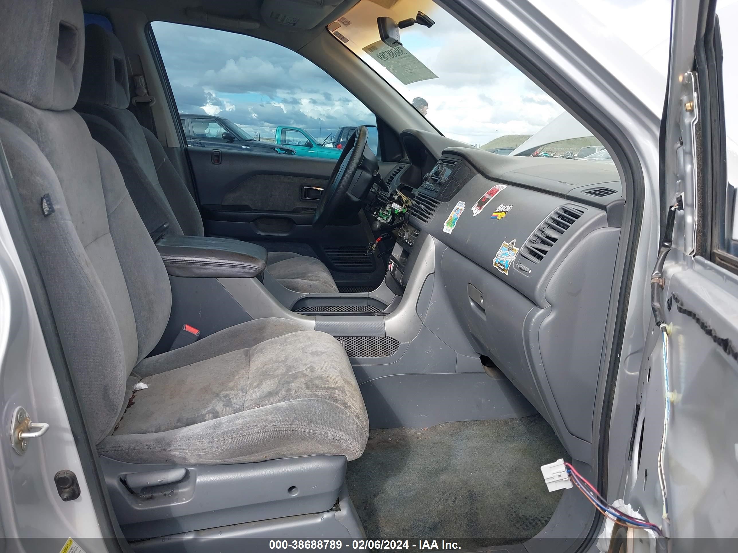 Photo 4 VIN: 2HKYF18404H507519 - HONDA PILOT 