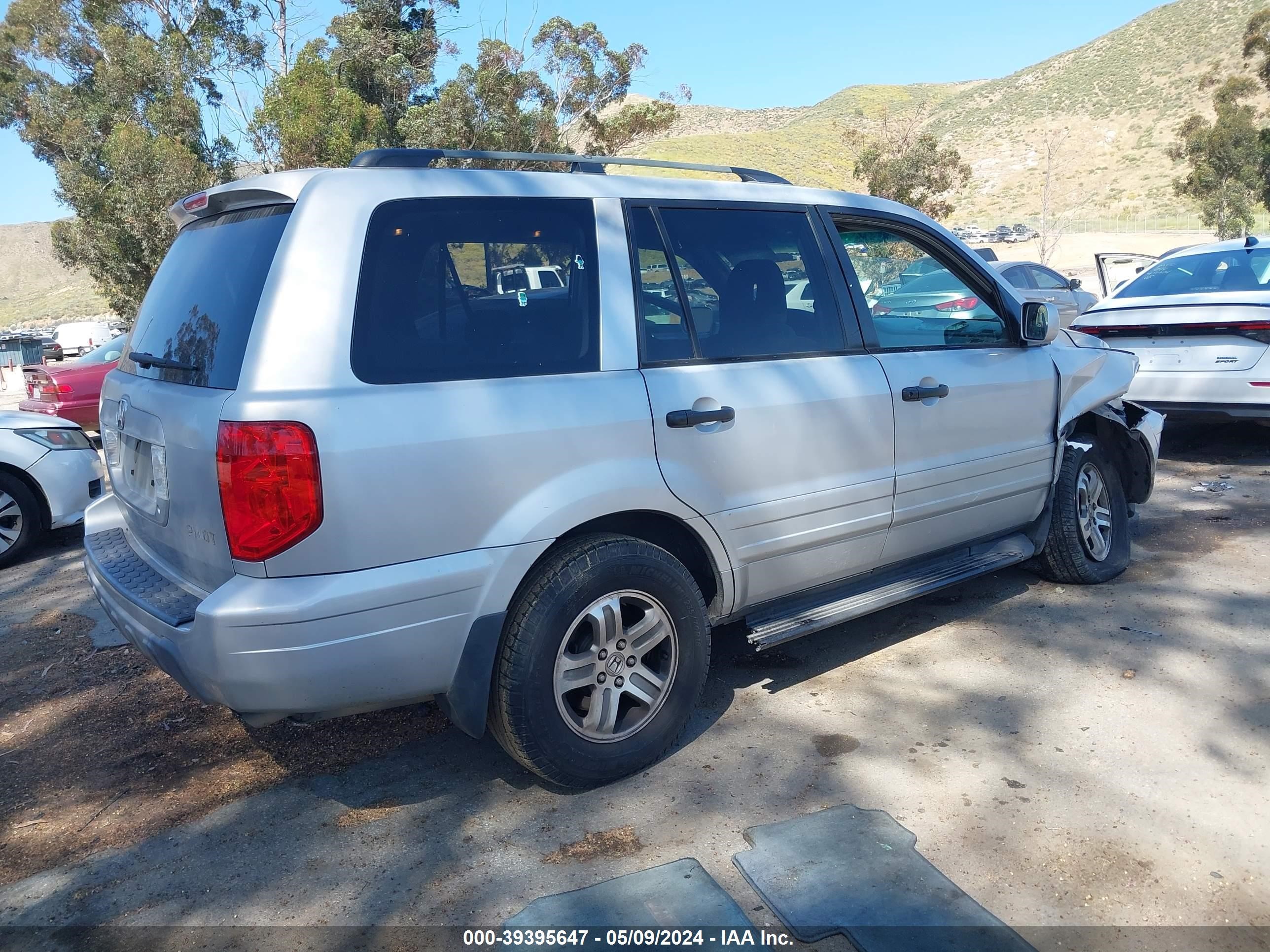 Photo 3 VIN: 2HKYF18423H504717 - HONDA PILOT 