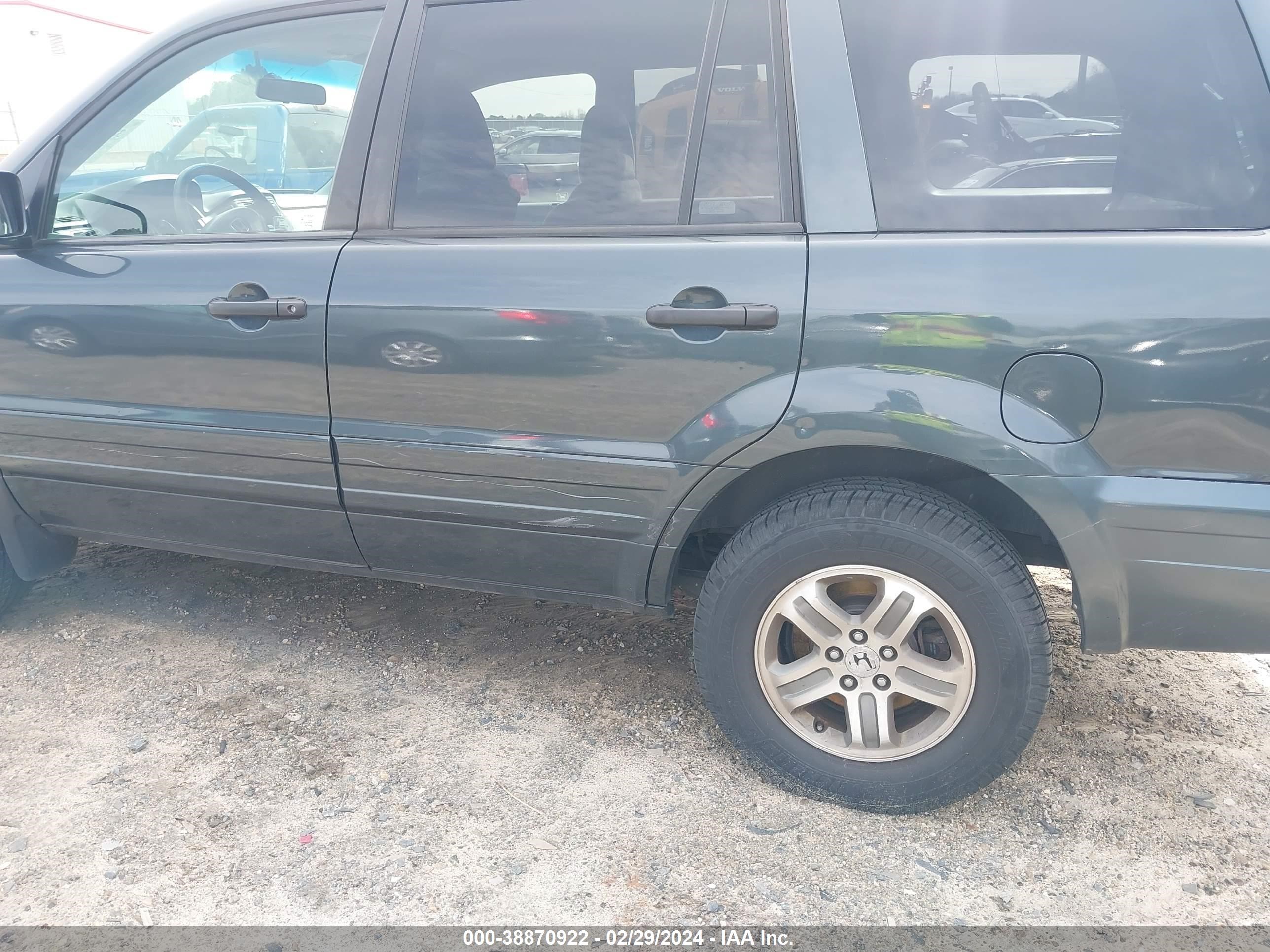 Photo 12 VIN: 2HKYF18424H503438 - HONDA PILOT 