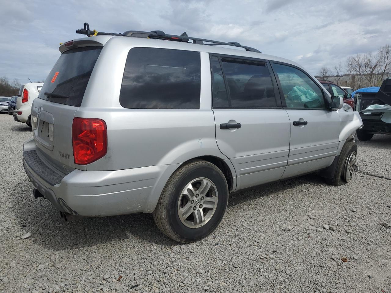 Photo 2 VIN: 2HKYF18424H538660 - HONDA PILOT 