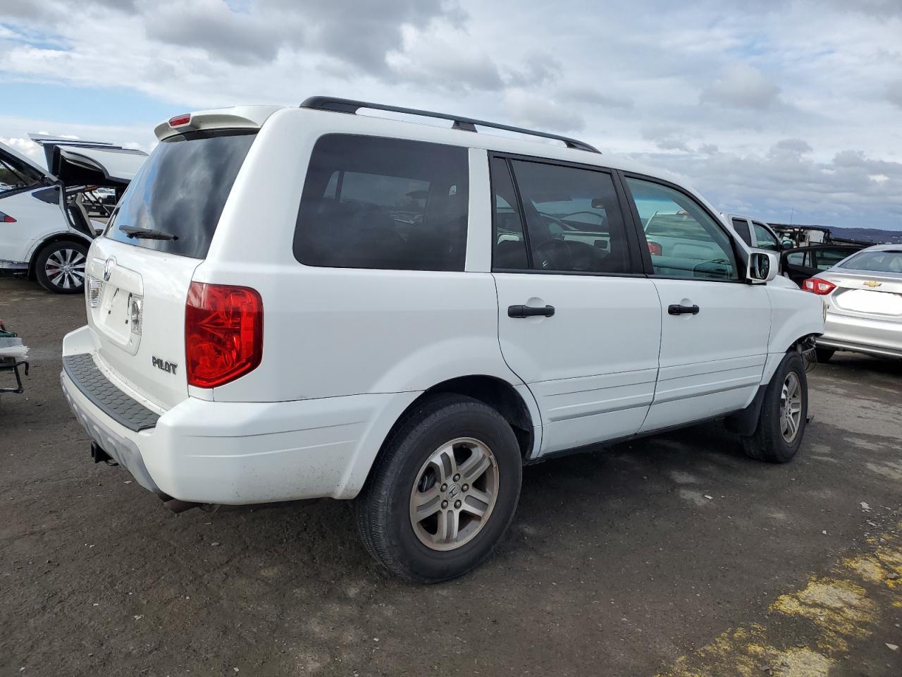 Photo 2 VIN: 2HKYF18434H519048 - HONDA PILOT 