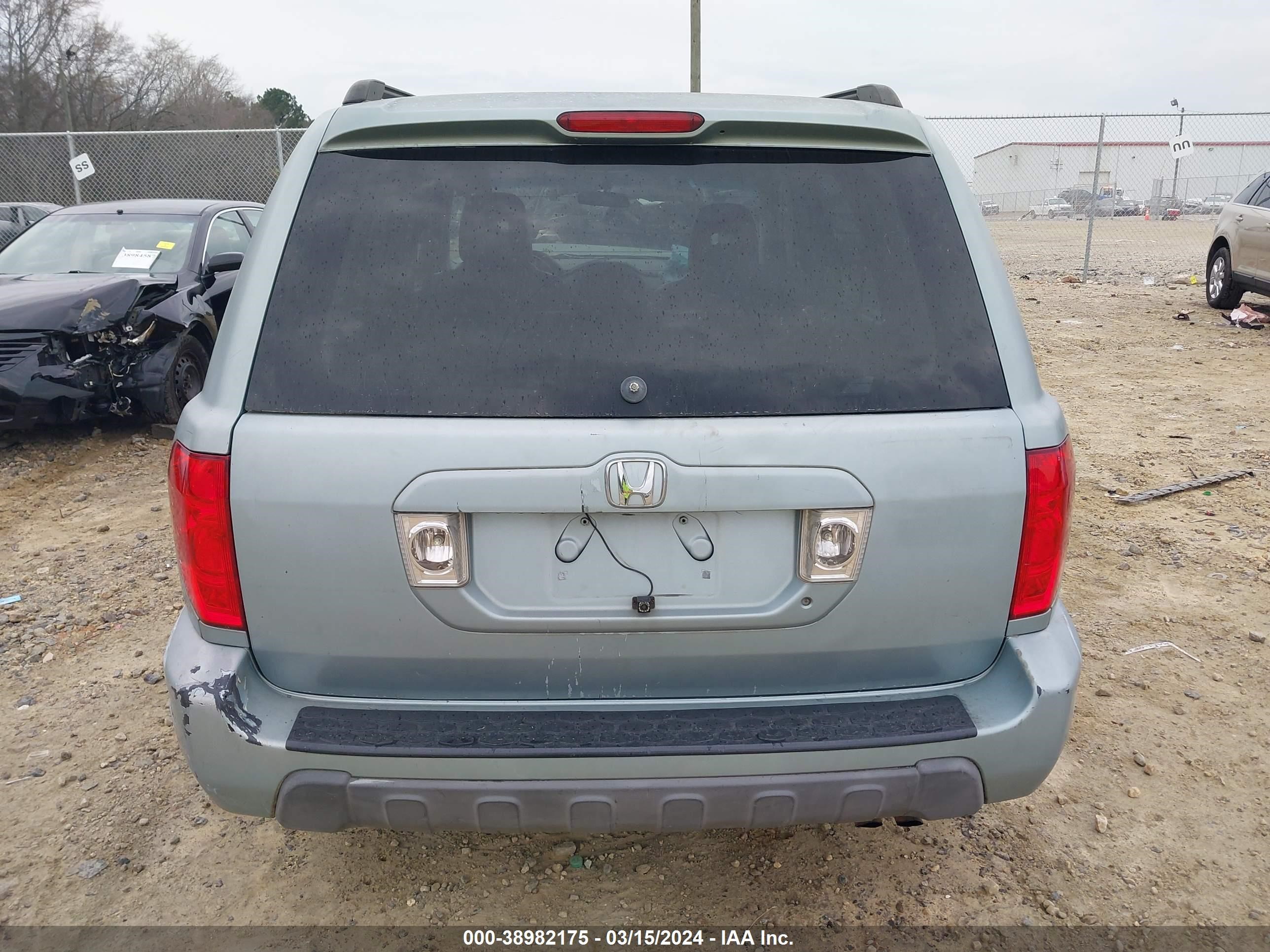 Photo 15 VIN: 2HKYF18443H537900 - HONDA PILOT 