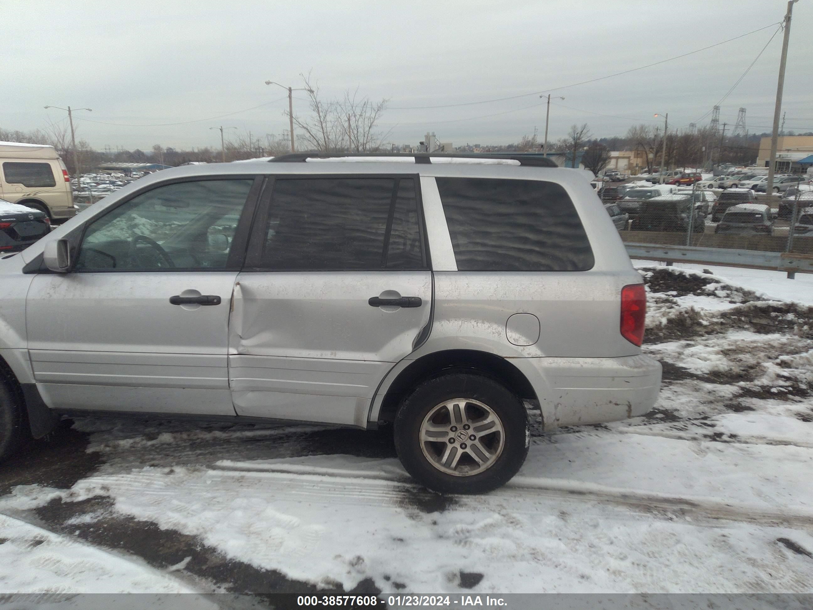 Photo 11 VIN: 2HKYF18454H615554 - HONDA PILOT 