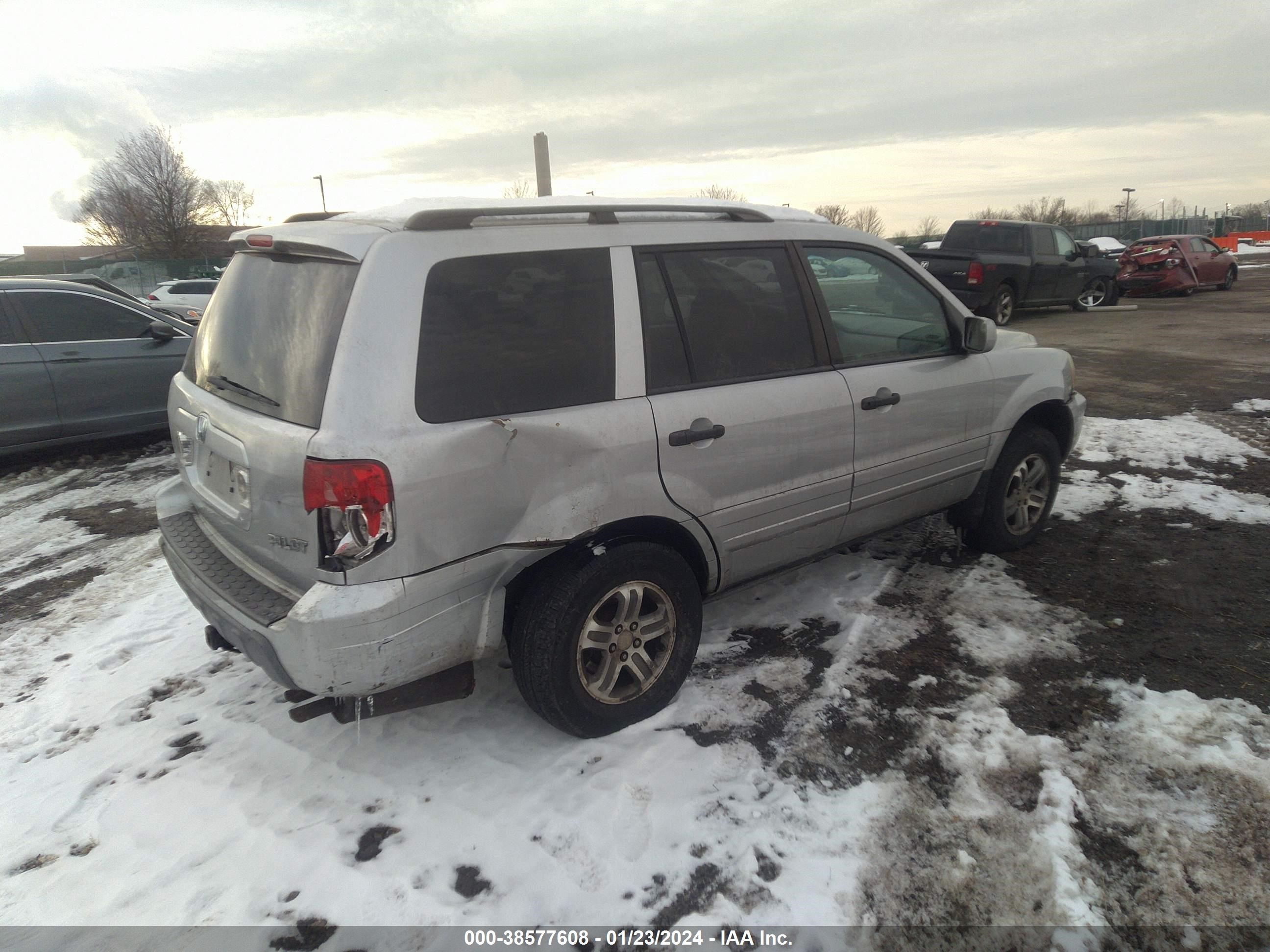 Photo 3 VIN: 2HKYF18454H615554 - HONDA PILOT 